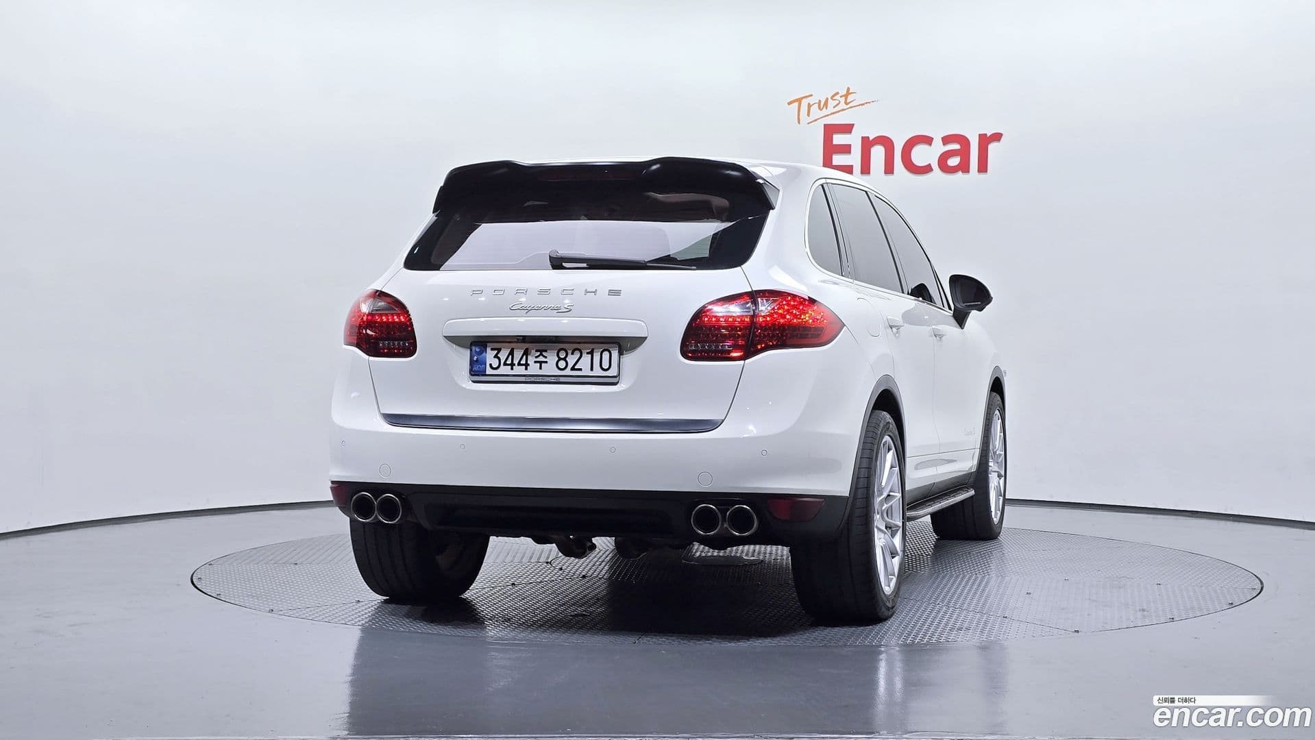 Main__Slider__Photo:Cayenne Porsche 2011.10-3