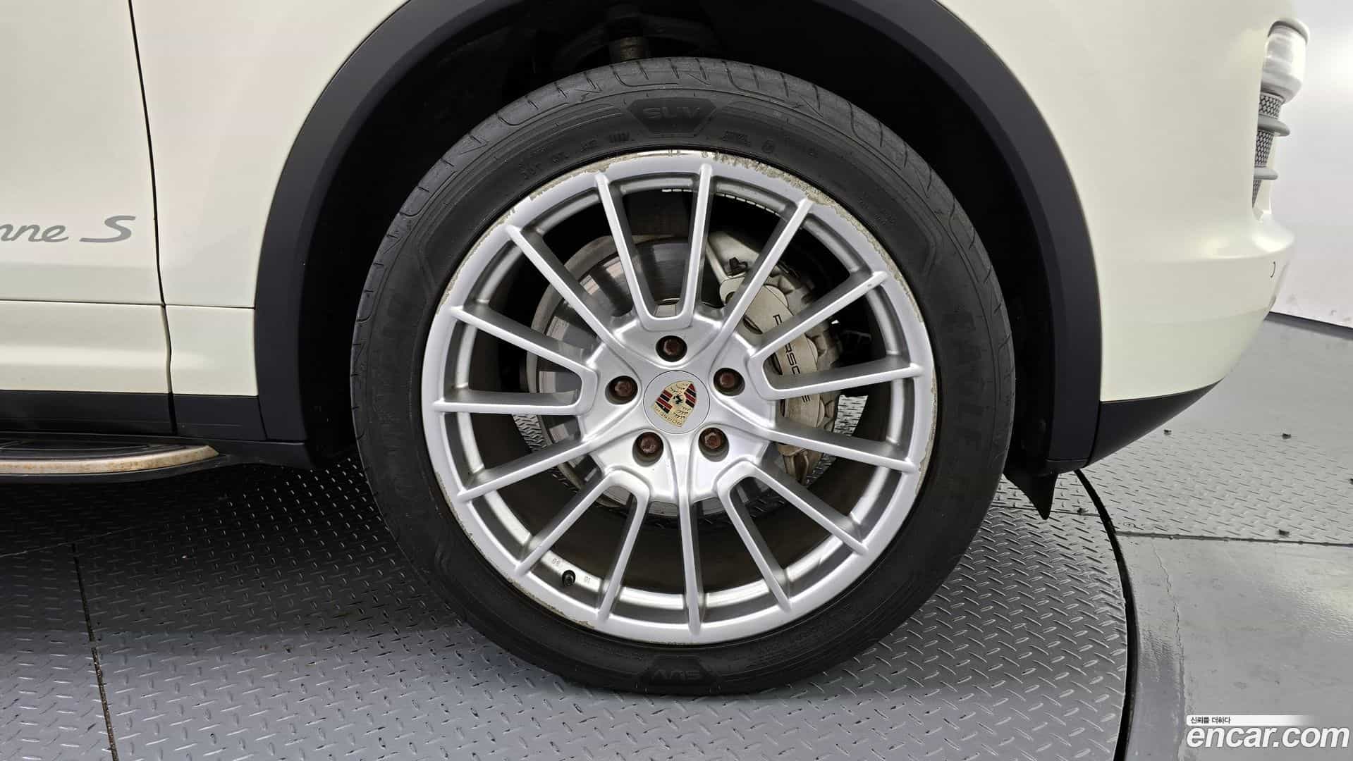 Cayenne Porsche 2011.10-OUTER-005