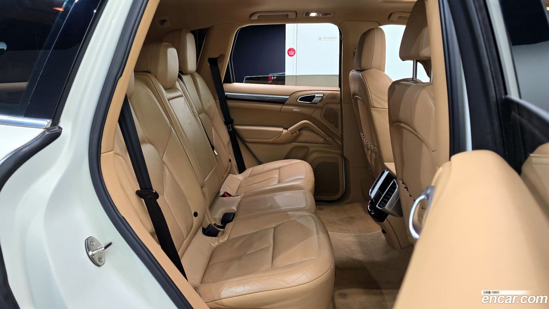 Main__Slider__Photo:Cayenne Porsche 2011.10-11