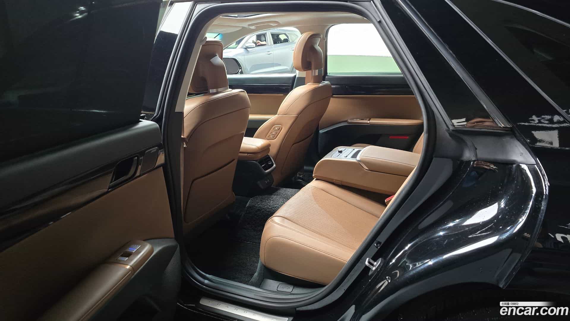 Grandeur Hyundai 2023.0-OPTION-015