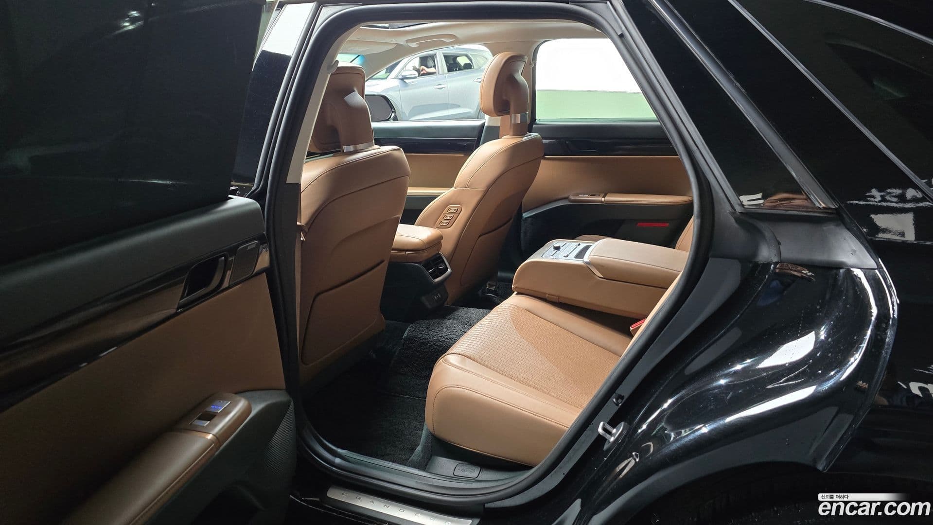 Main__Slider__Photo:Grandeur Hyundai 2023.0-10