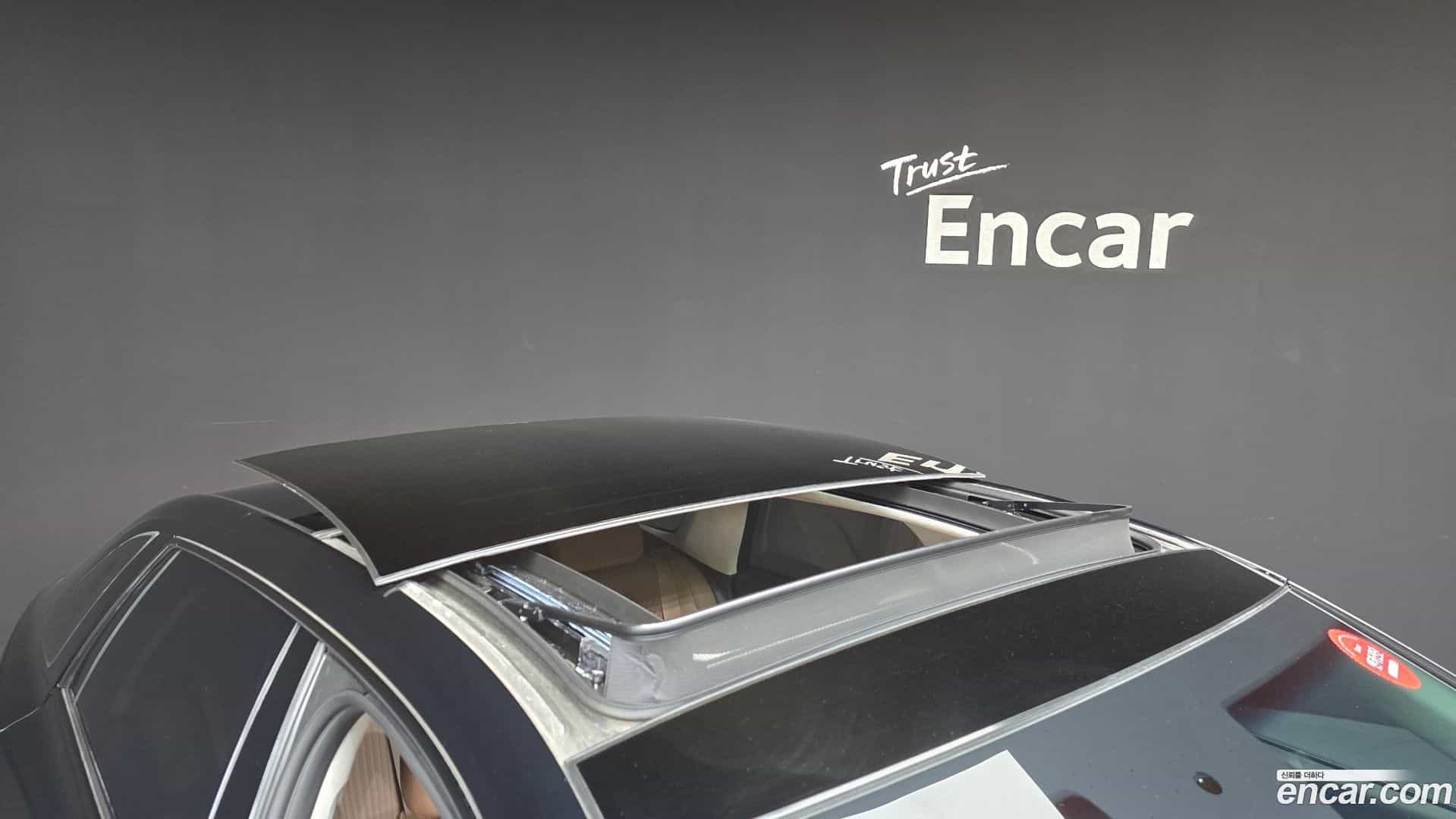 Grandeur Hyundai 2023.0-OPTION-024