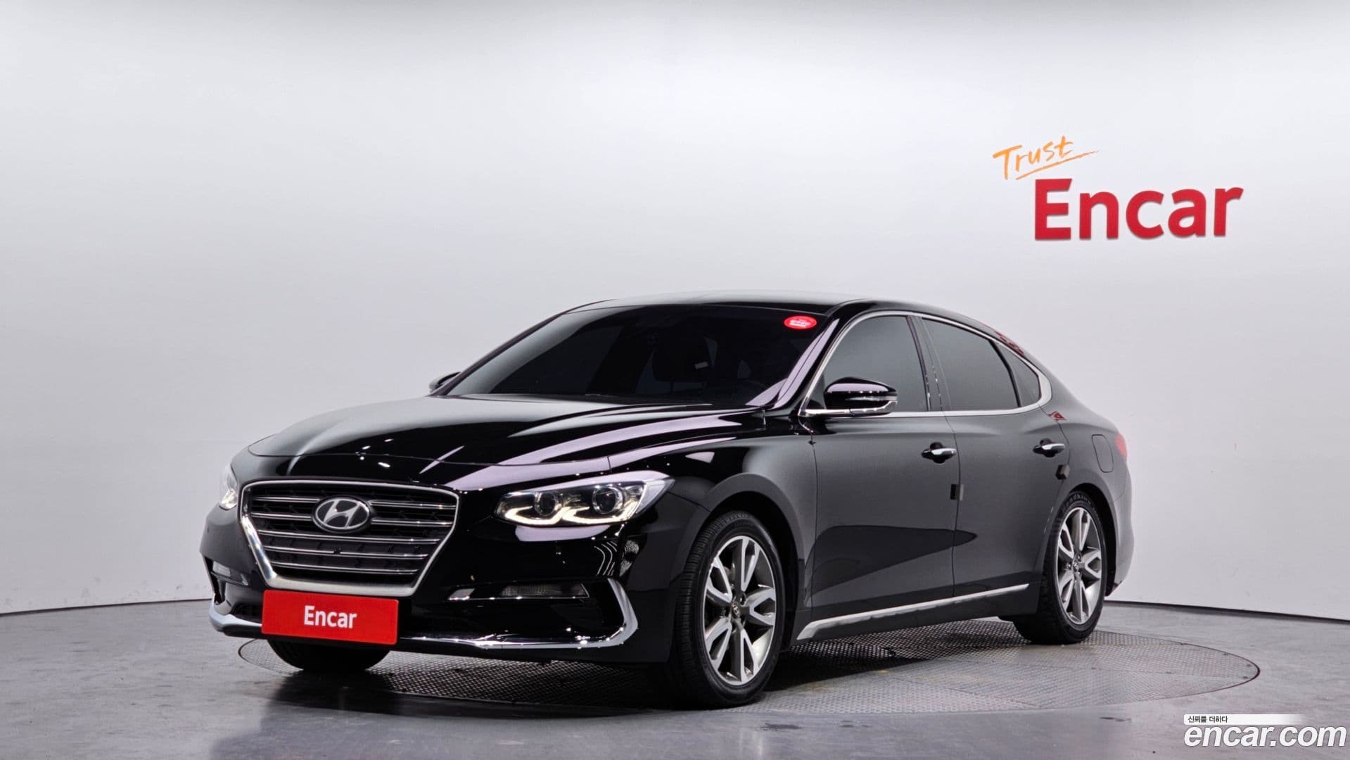 Main__Slider__Photo:Grandeur Hyundai 2018.8-0