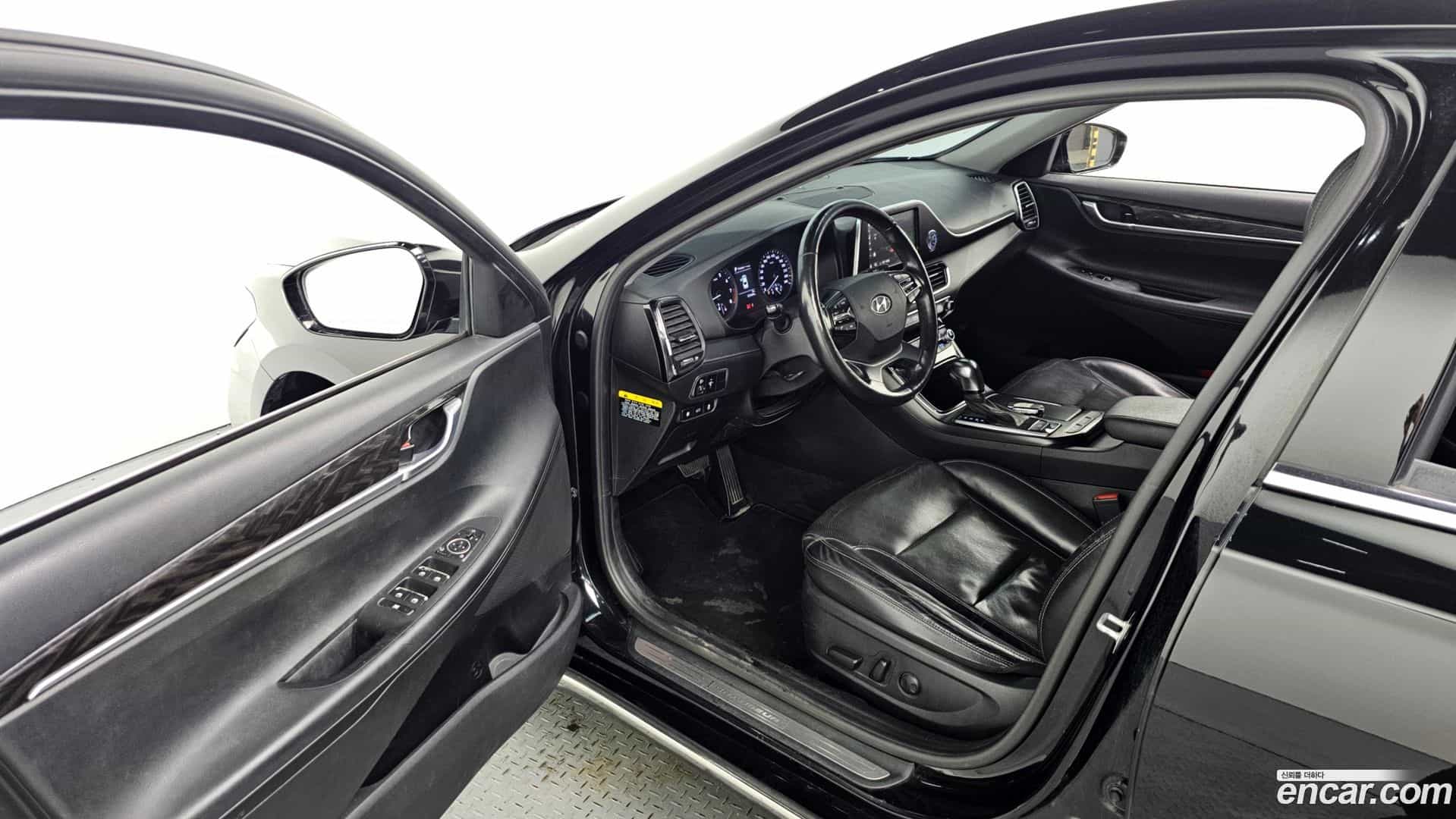 Grandeur Hyundai 2018.8-INNER-010