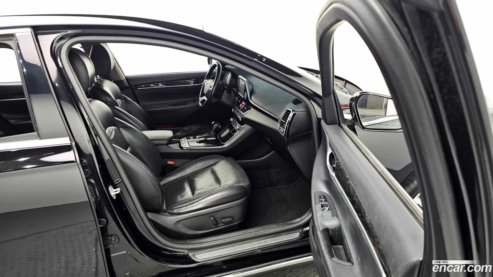 Grandeur Hyundai 2018.8-OPTION-015