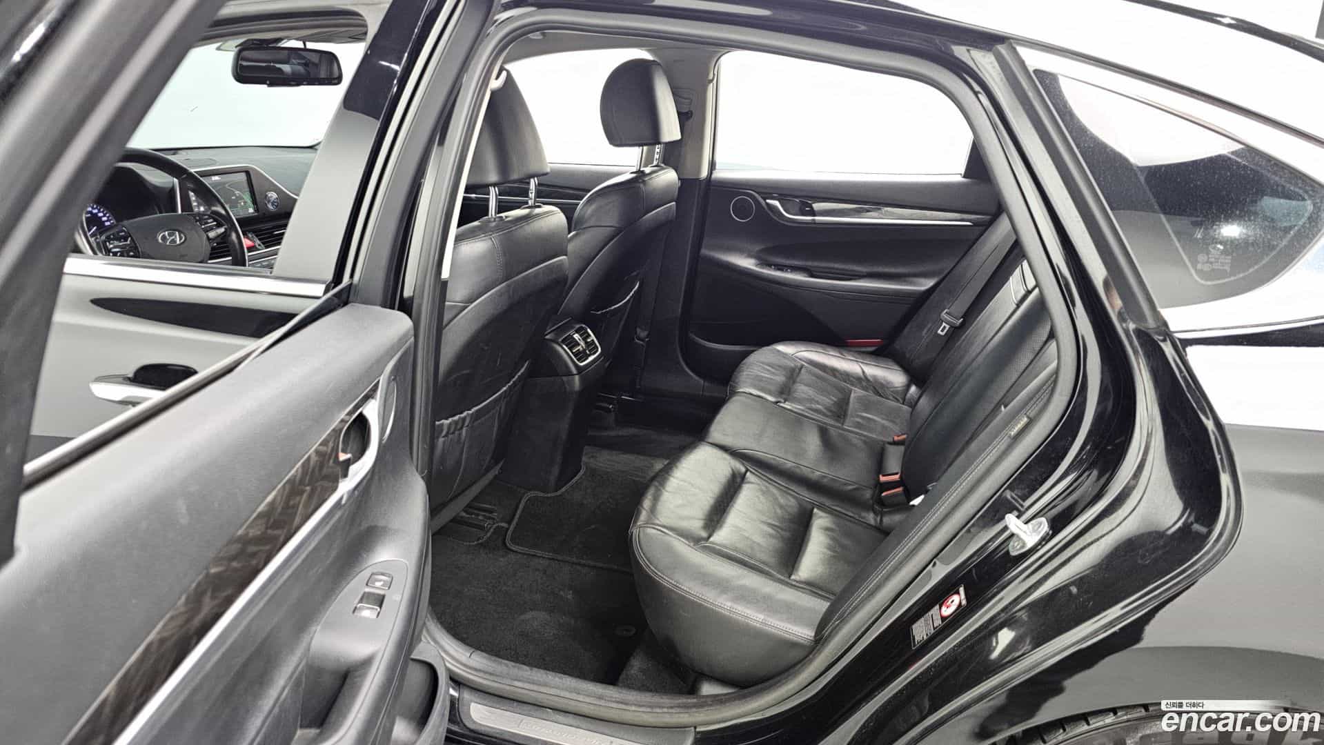 Grandeur Hyundai 2018.8-OPTION-016