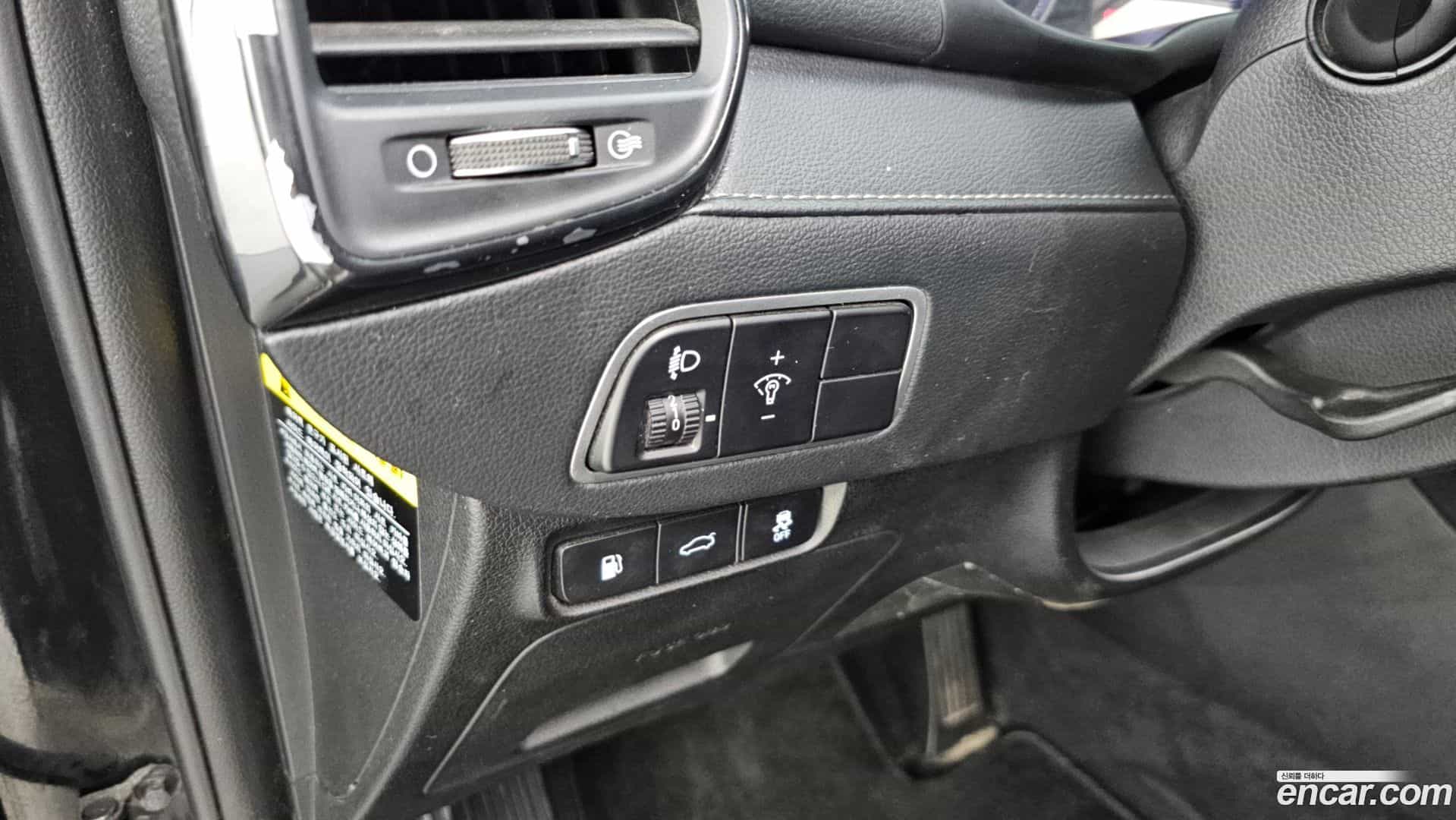 Grandeur Hyundai 2018.8-OPTION-023