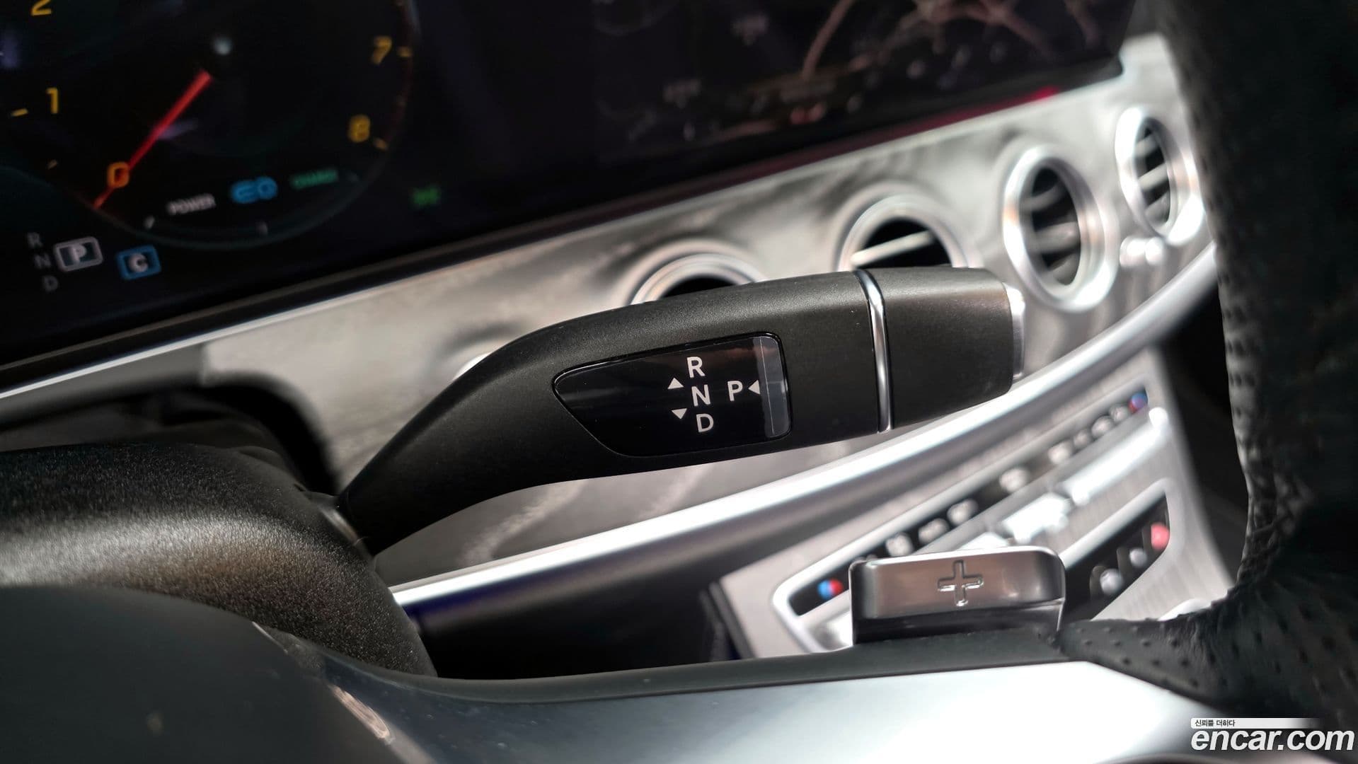 Main__Slider__Photo:E-Class Mercedes-Benz 2022.7-8