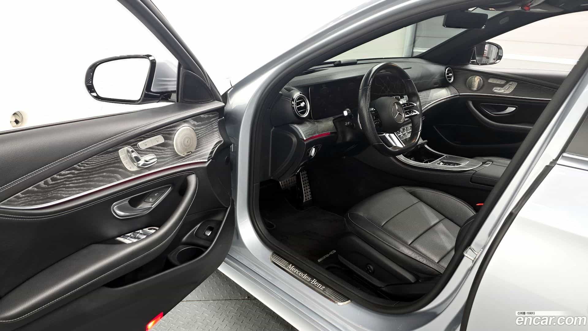 E-Class Mercedes-Benz 2022.7-INNER-010