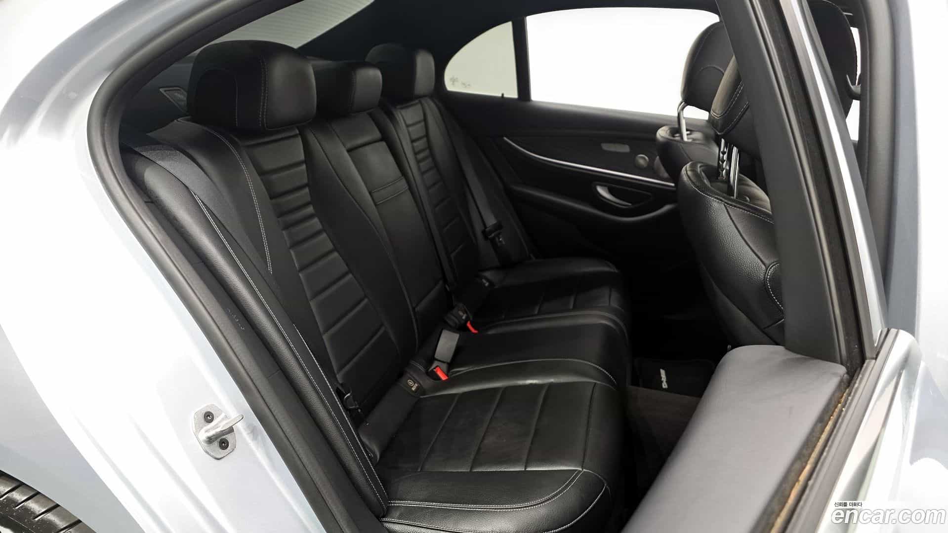 E-Class Mercedes-Benz 2022.7-OPTION-016