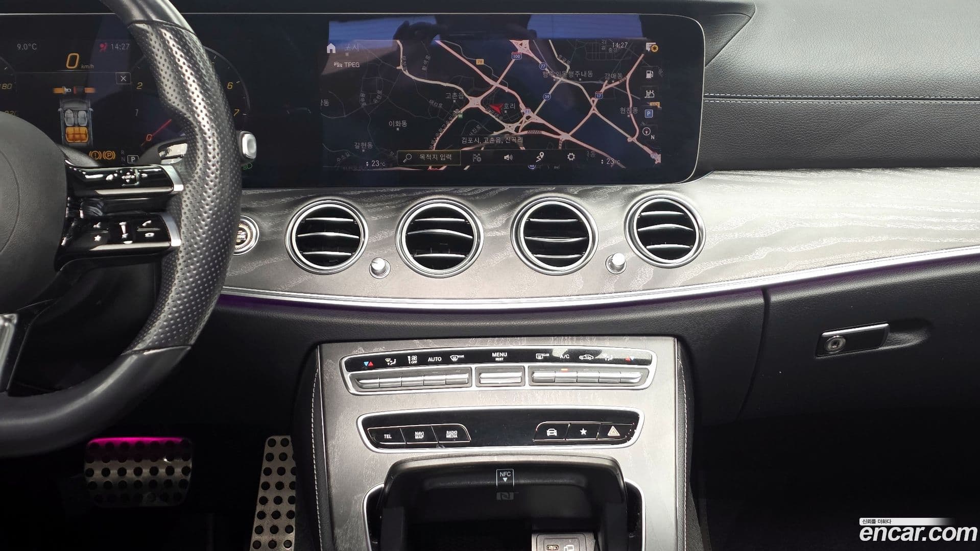 Main__Slider__Photo:E-Class Mercedes-Benz 2022.7-13