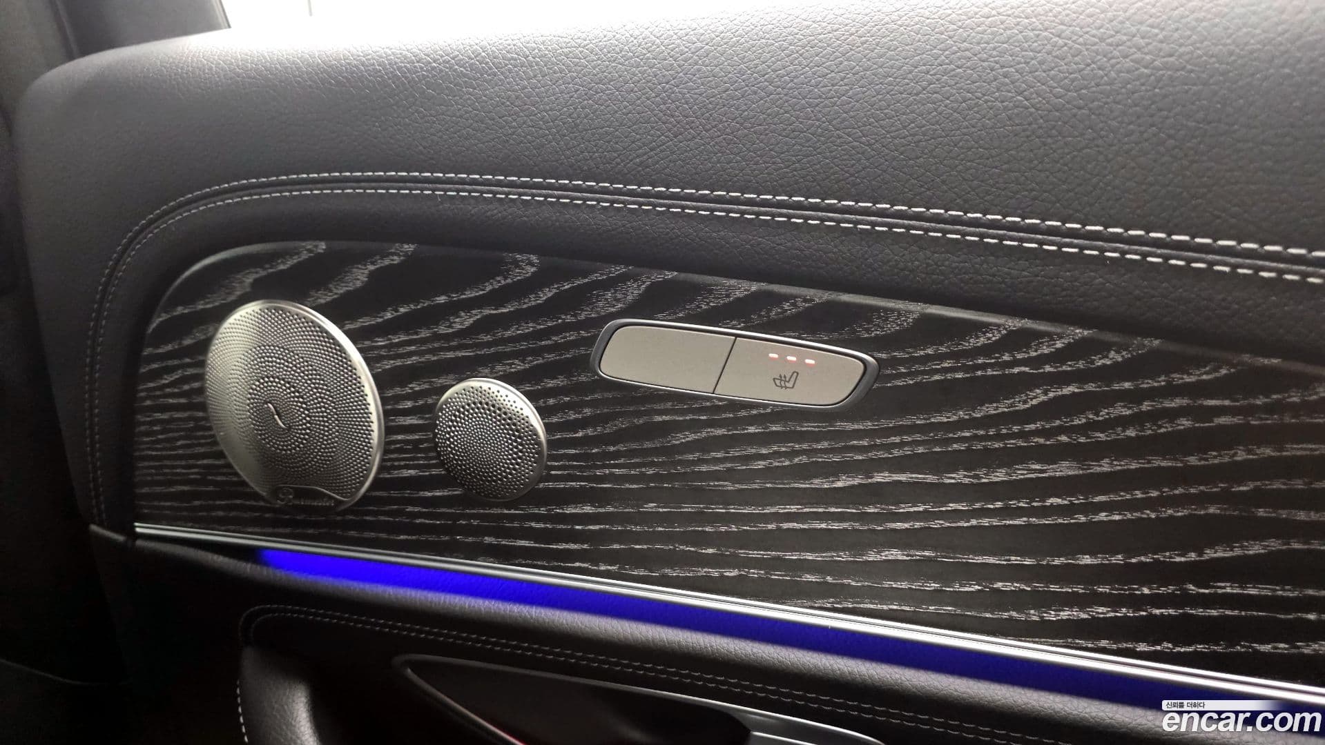 Main__Slider__Photo:E-Class Mercedes-Benz 2022.7-18