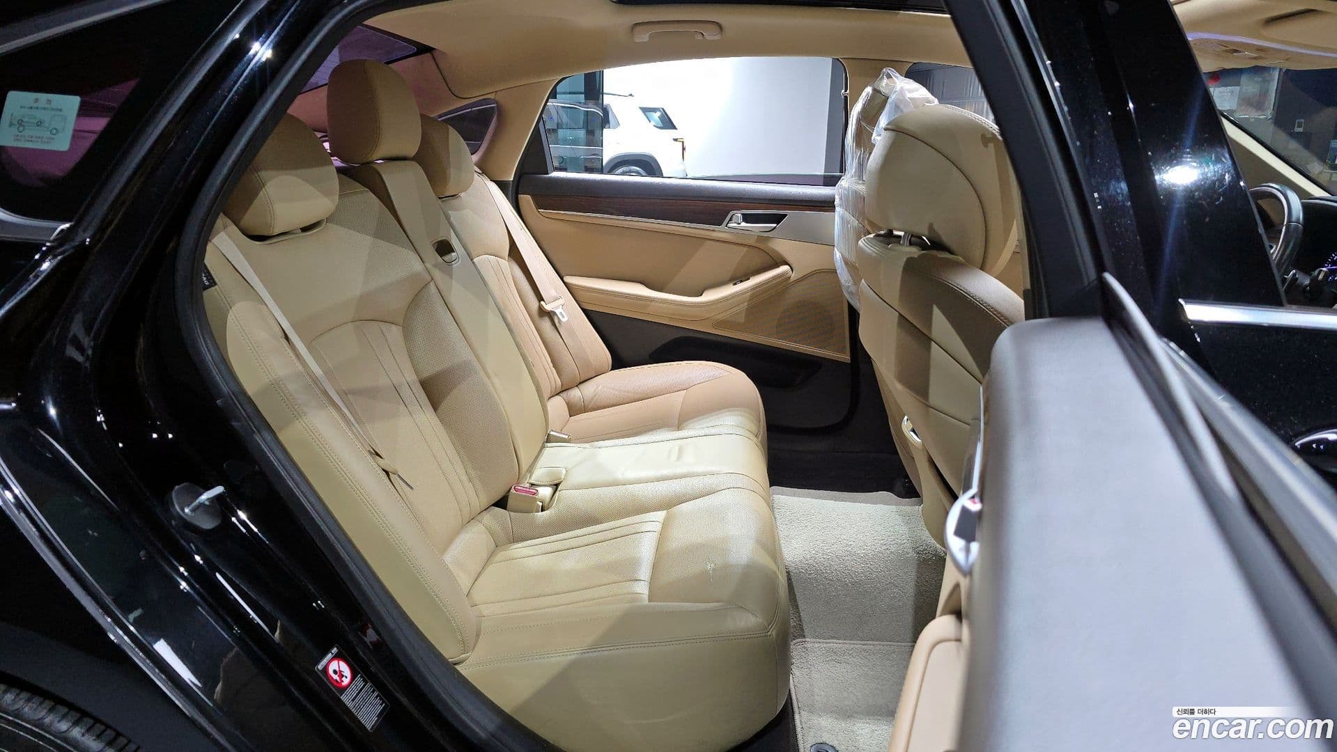 Main__Slider__Photo:G80 Genesis 2016.10-11