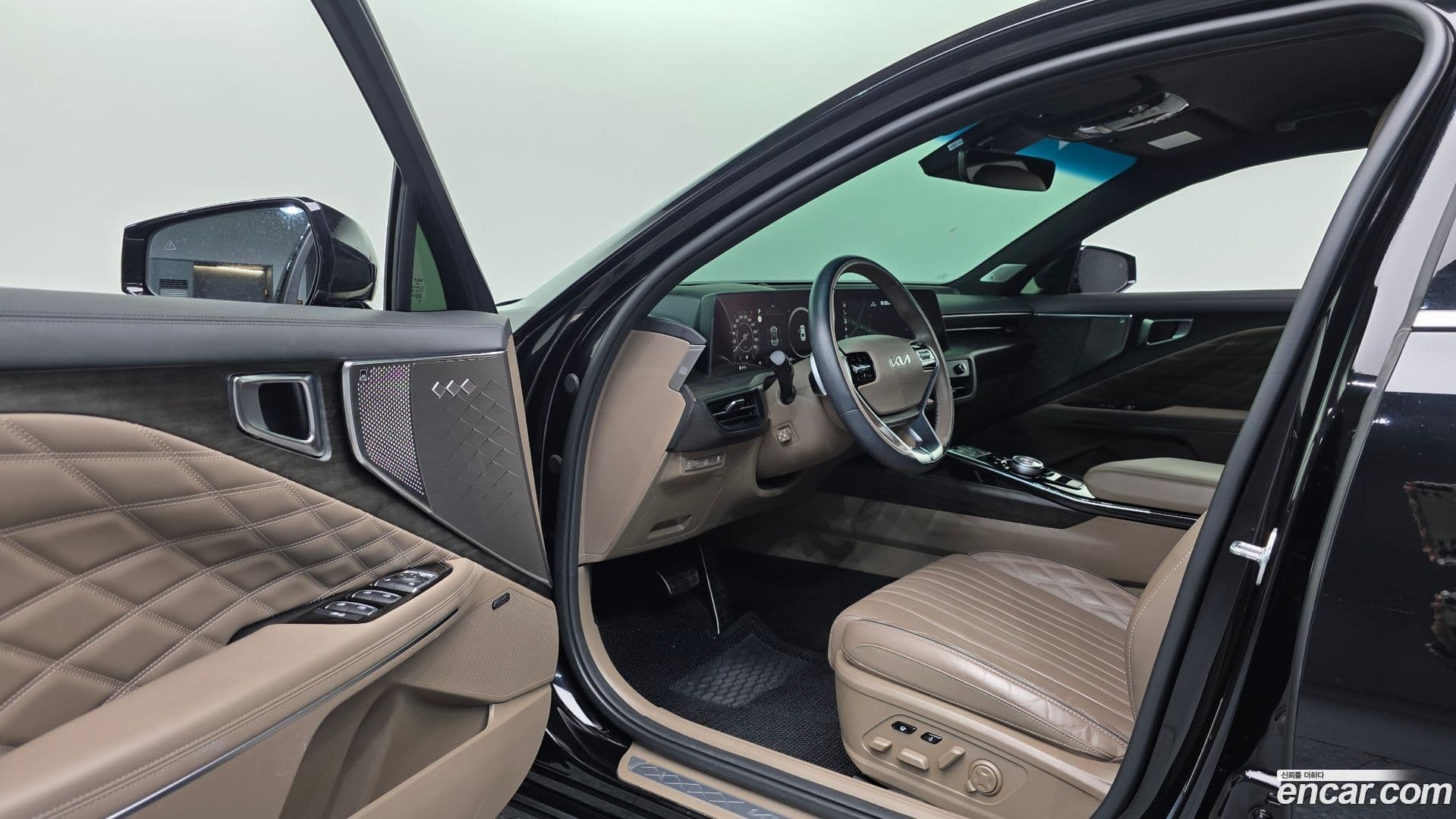 Main__Slider__Photo:K8 Kia 2021.5-11