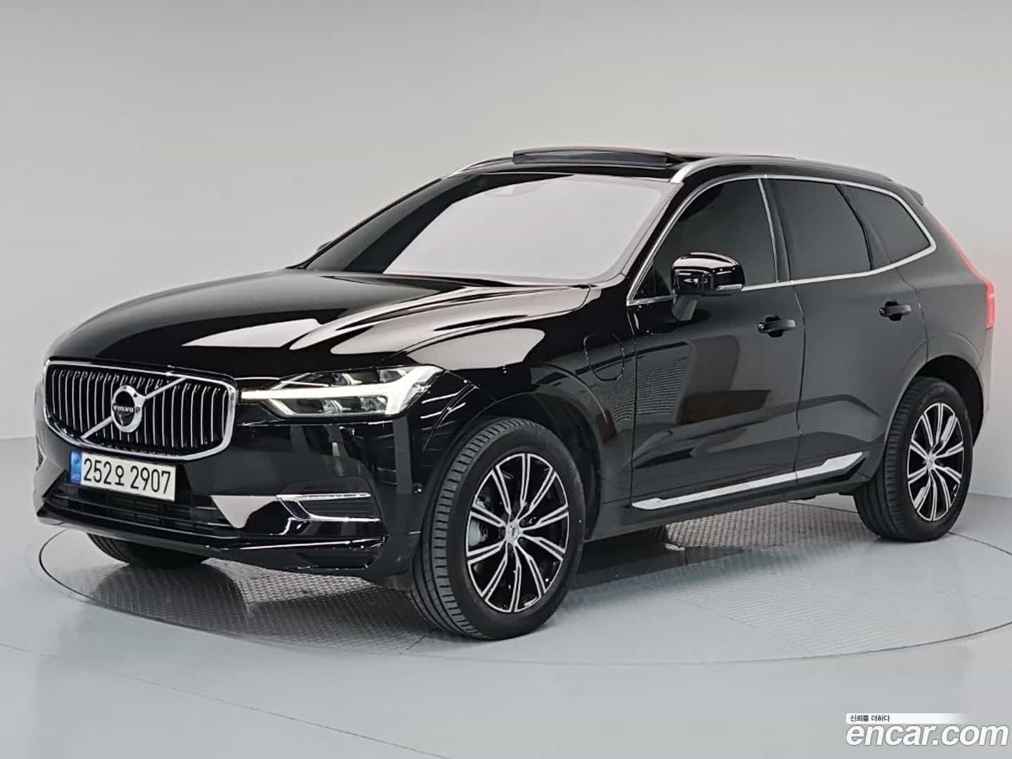 XC60 Volvo 2021.1-OUTER-003