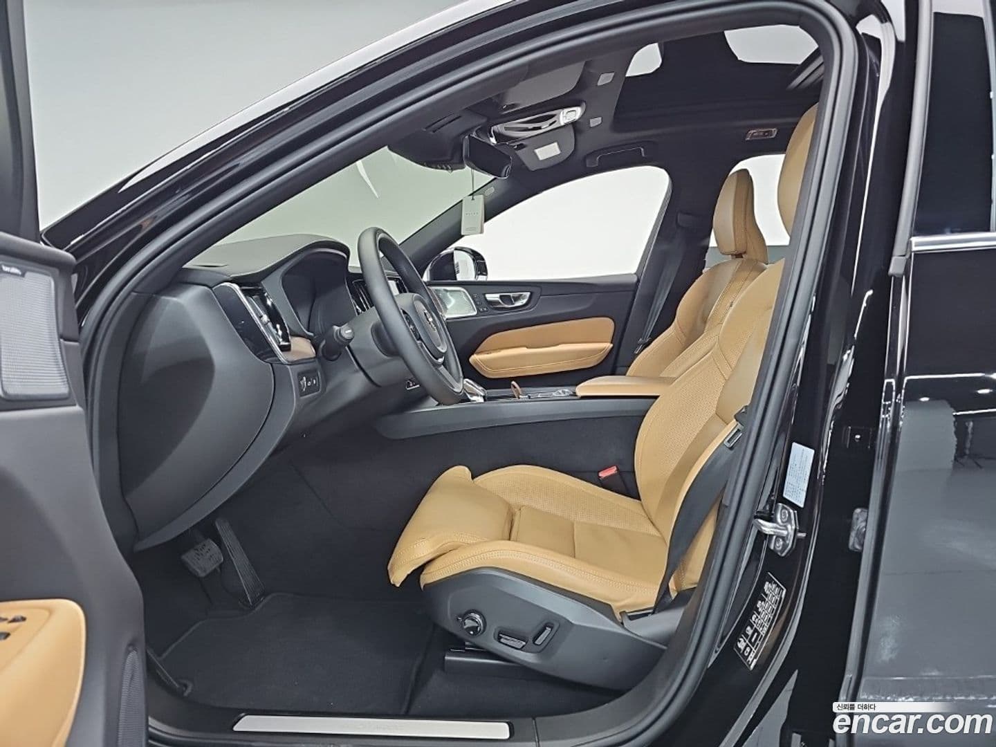 Main__Slider__Photo:XC60 Volvo 2021.1-9