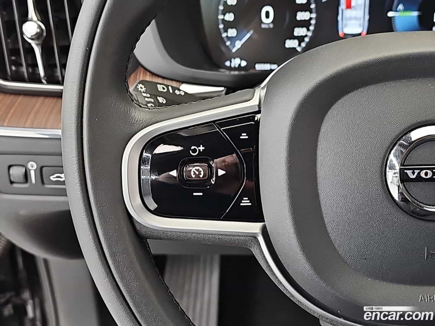 XC60 Volvo 2021.1-OPTION-017