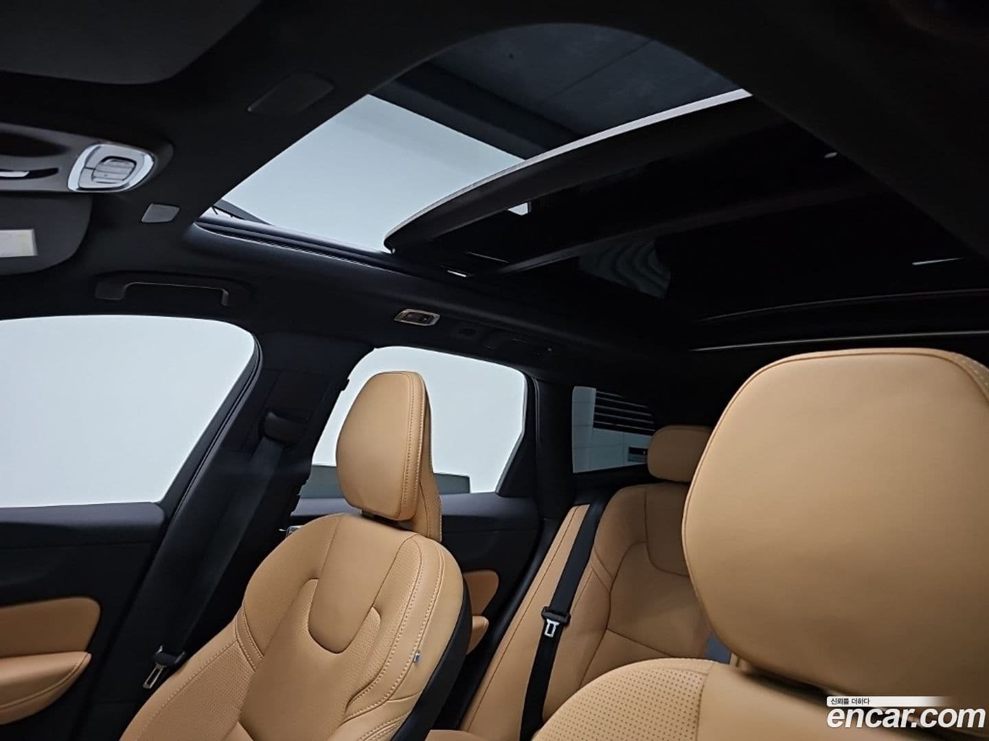 Main__Slider__Photo:XC60 Volvo 2021.1-16