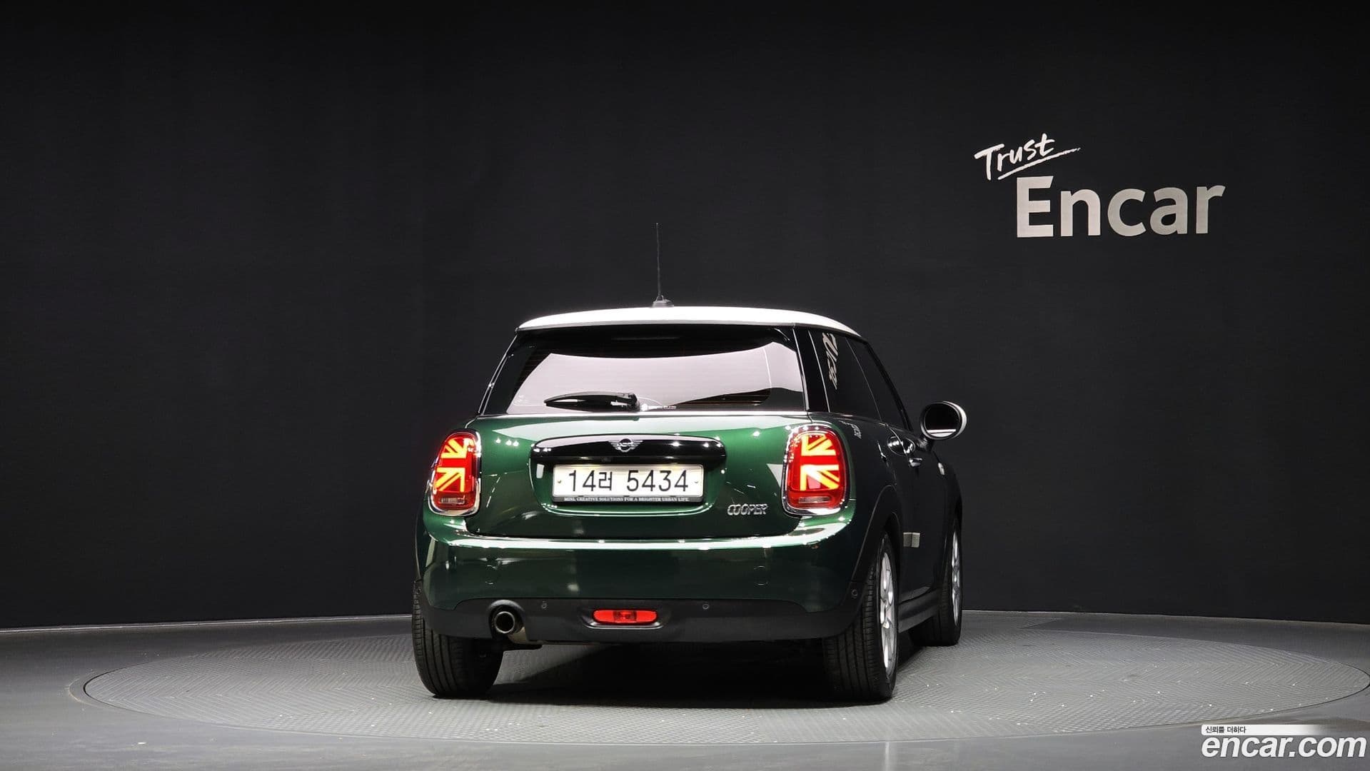 Main__Slider__Photo:Cooper Mini 2019.3-3