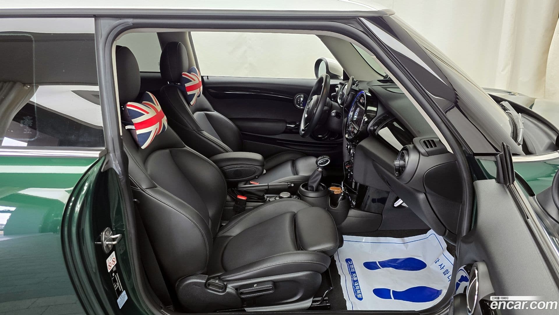 Main__Slider__Photo:Cooper Mini 2019.3-10