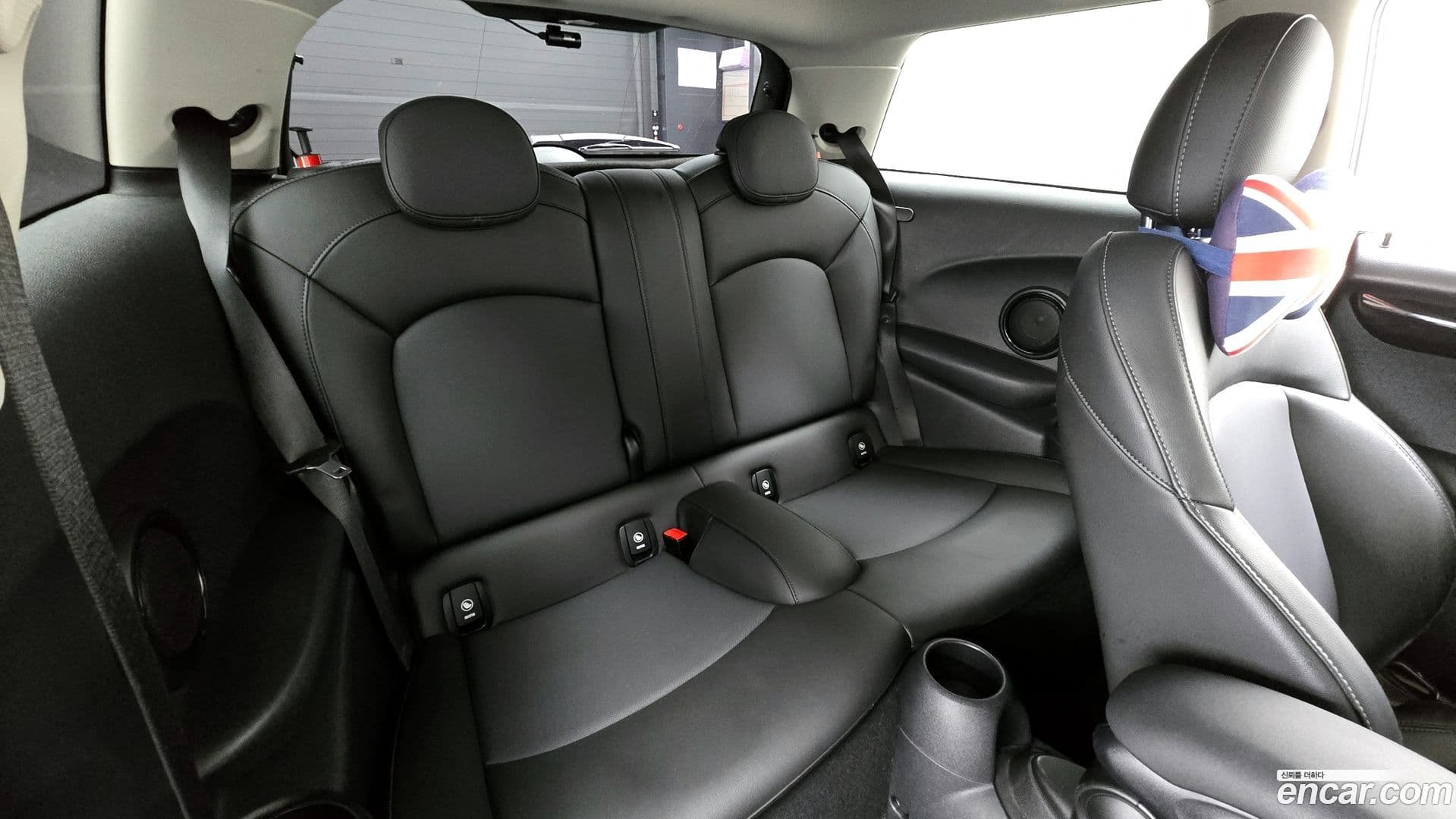 Main__Slider__Photo:Cooper Mini 2019.3-11