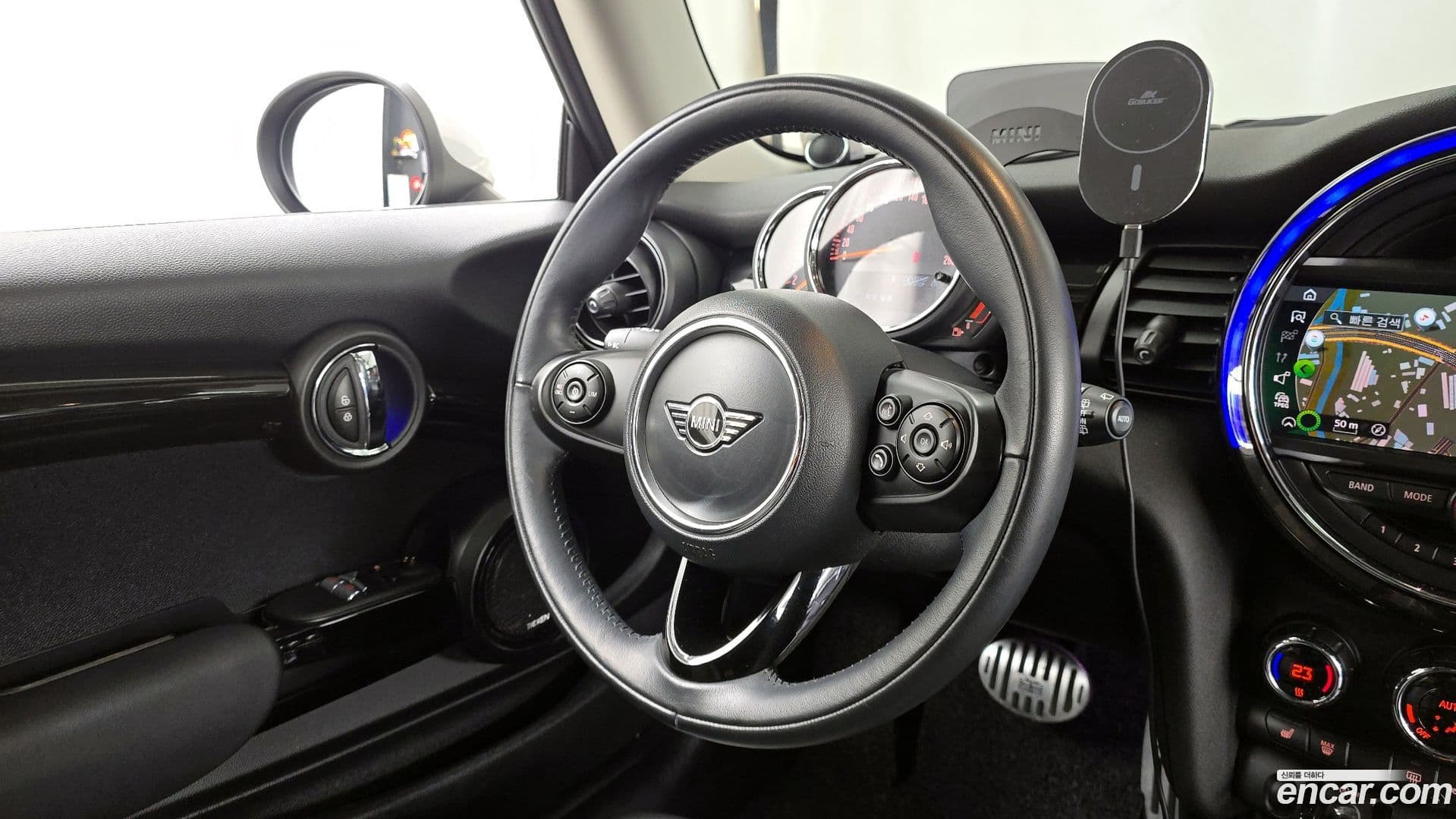 Main__Slider__Photo:Cooper Mini 2019.3-12