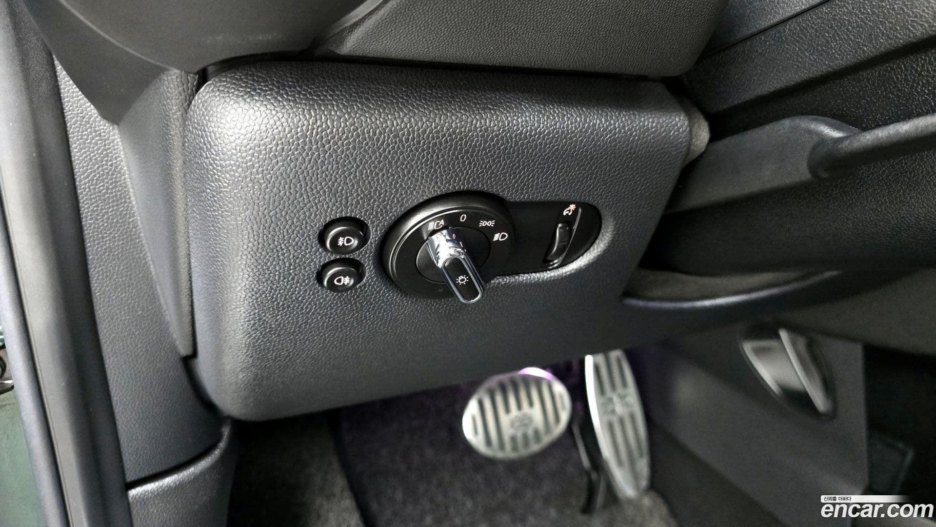 Main__Slider__Photo:Cooper Mini 2019.3-15