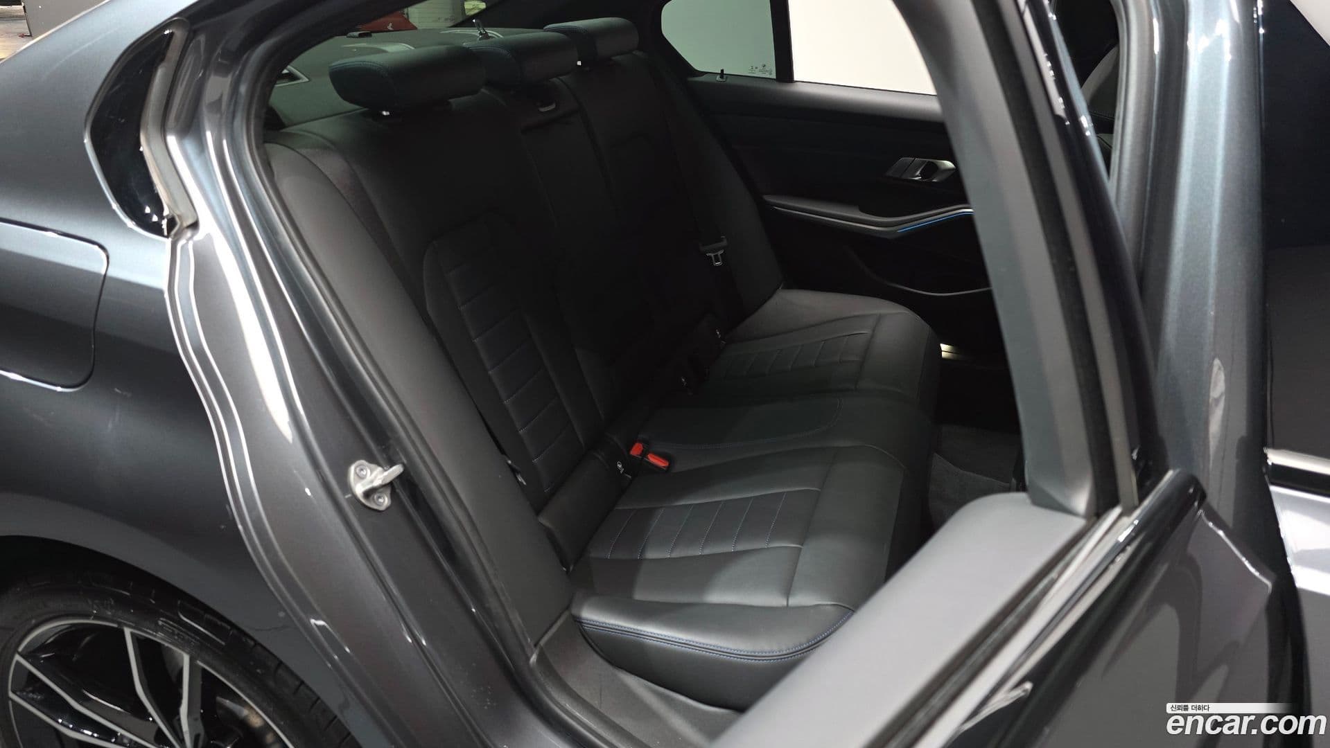 Main__Slider__Photo:3-Series BMW 2021.10-11