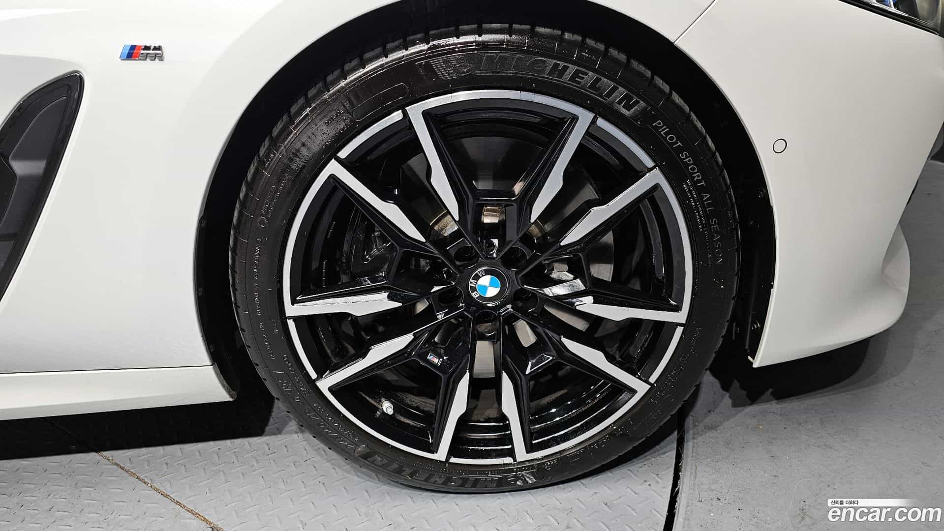 8-Series BMW 2025.4-OUTER-005