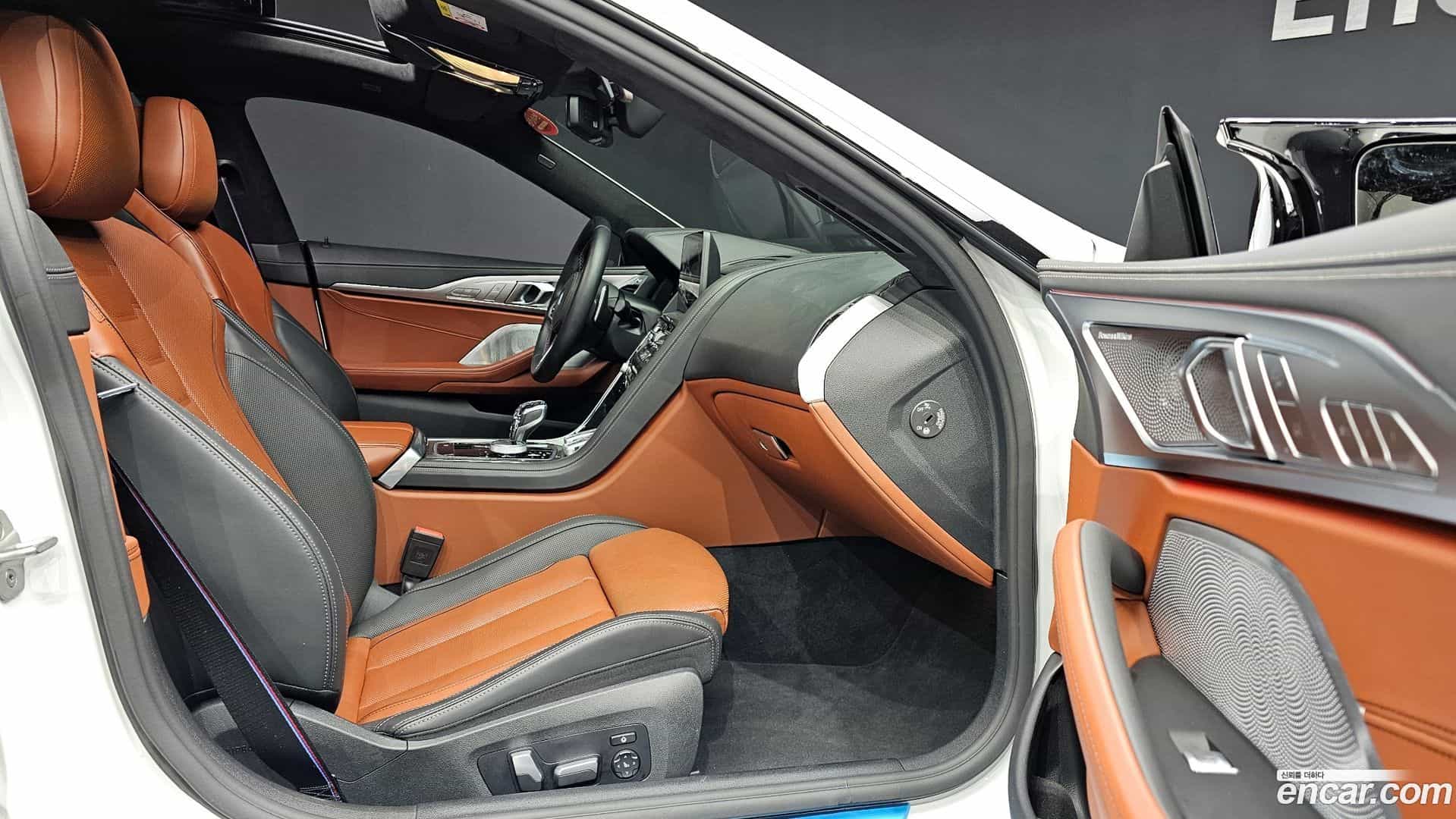 8-Series BMW 2025.4-INNER-010
