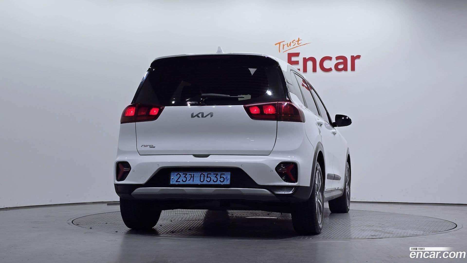 Main__Slider__Photo:Niro Kia 2022.5-3