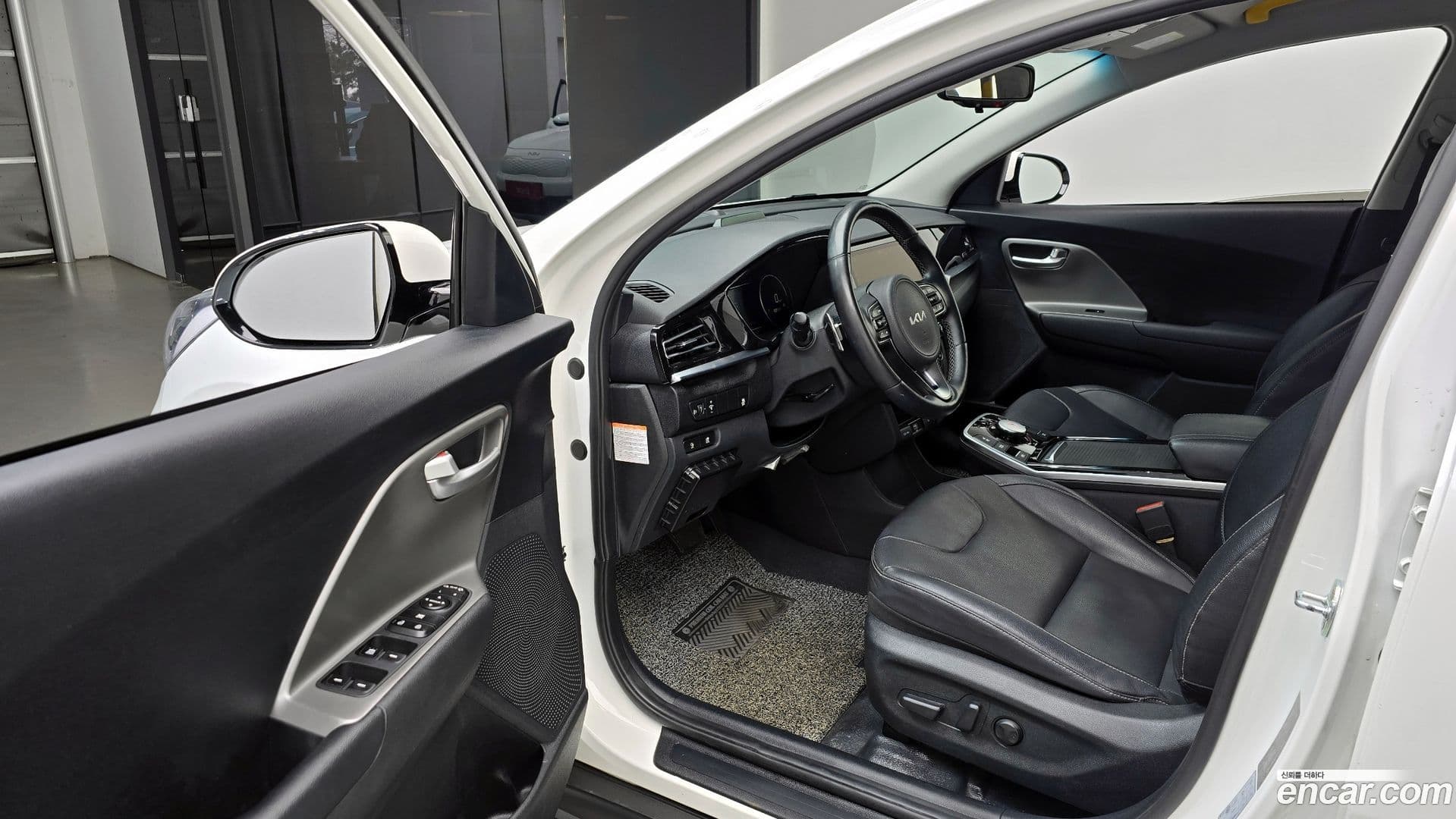 Main__Slider__Photo:Niro Kia 2022.5-10