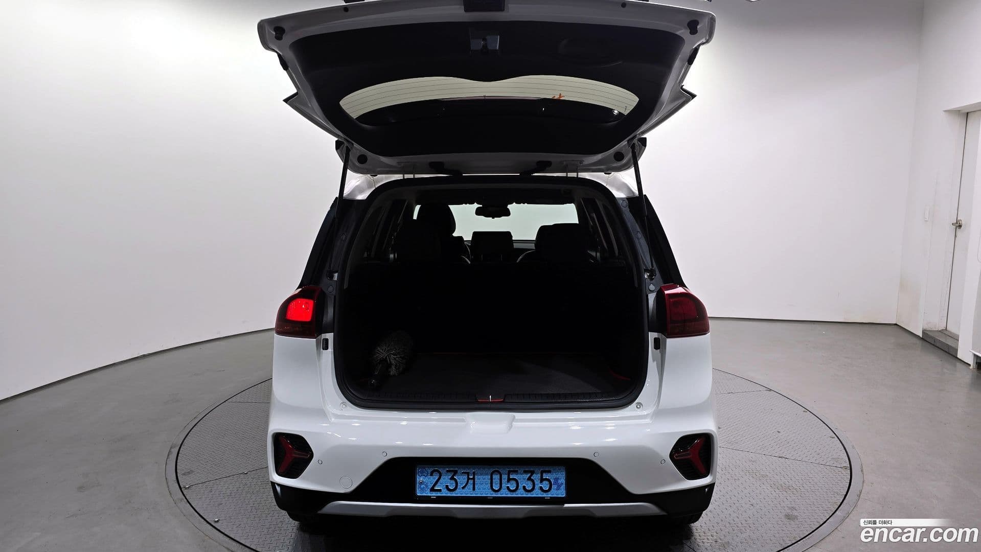 Main__Slider__Photo:Niro Kia 2022.5-19