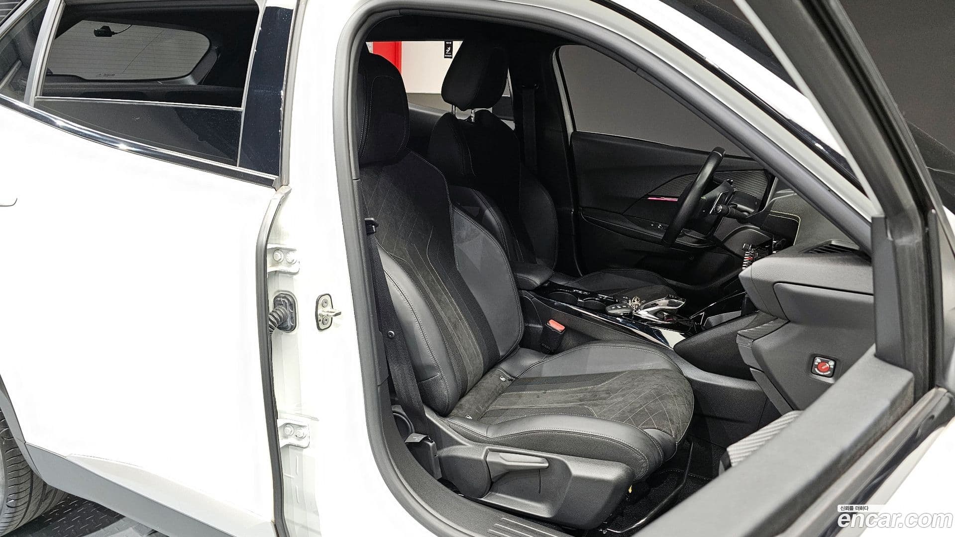 Main__Slider__Photo:2008 Peugeot 2021.3-11