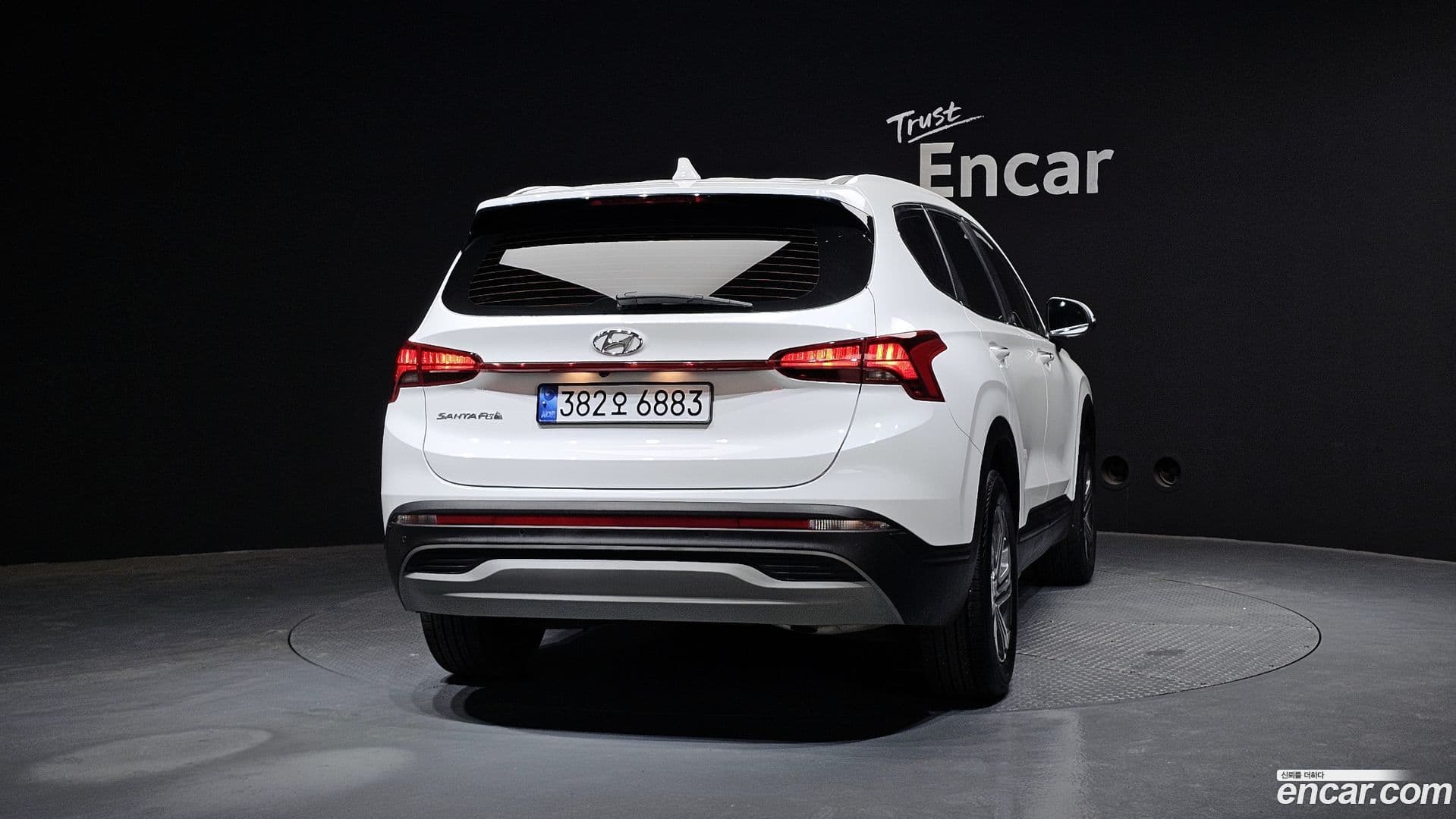 Main__Slider__Photo:Santafe Hyundai 2022.3-3