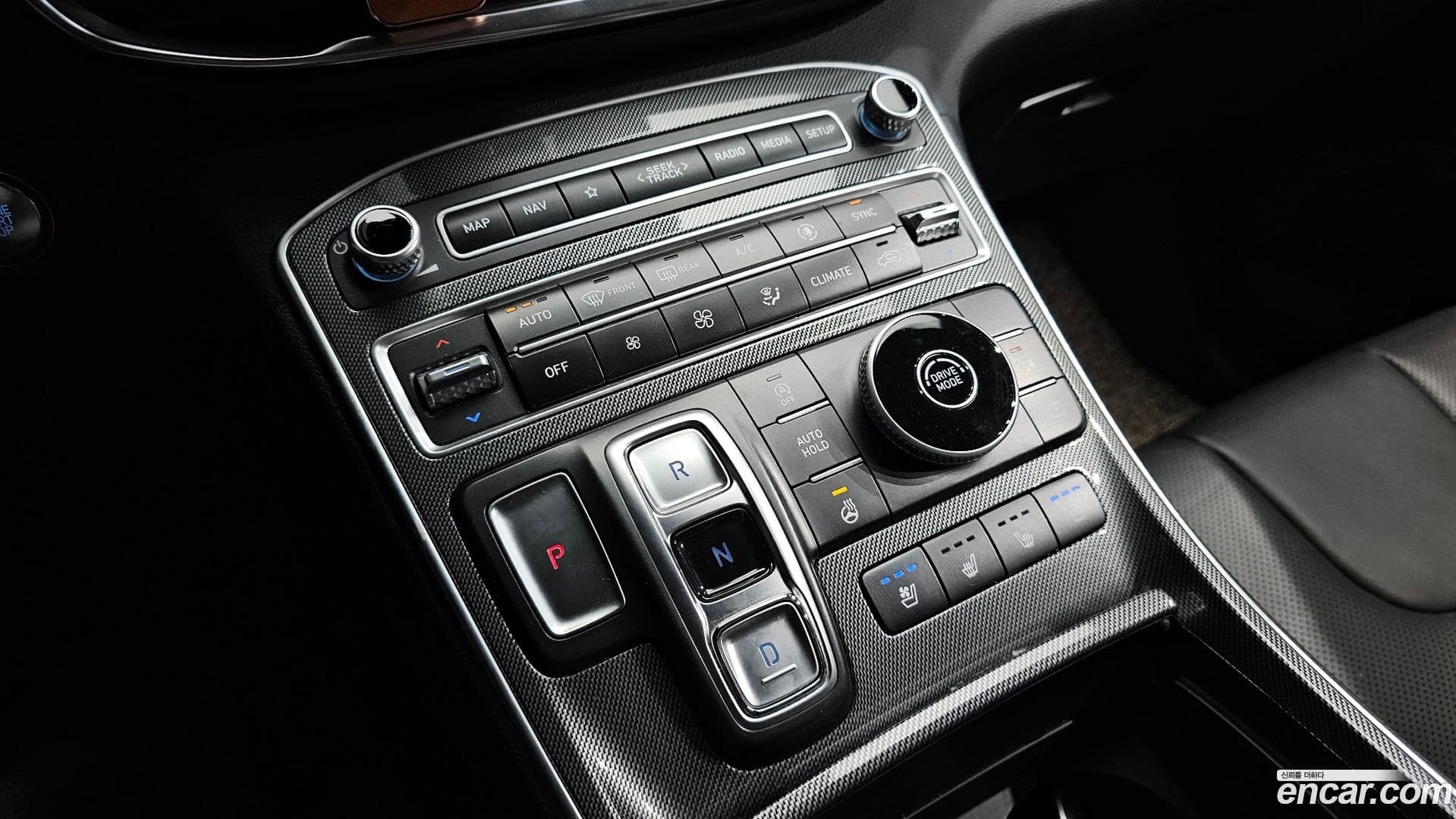 Main__Slider__Photo:Santafe Hyundai 2022.3-8