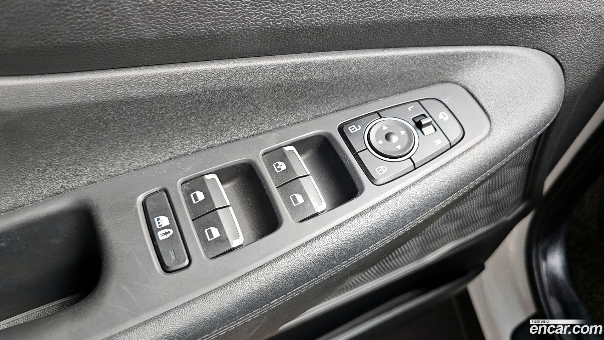 Main__Slider__Photo:Santafe Hyundai 2022.3-13