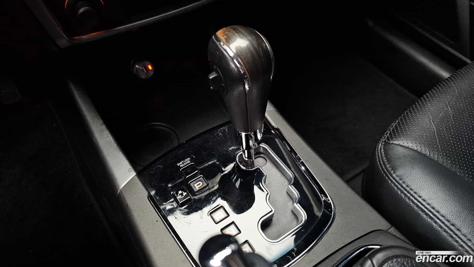 KORANDO KG_Mobility_Ssangyong 2015.3-INNER-009