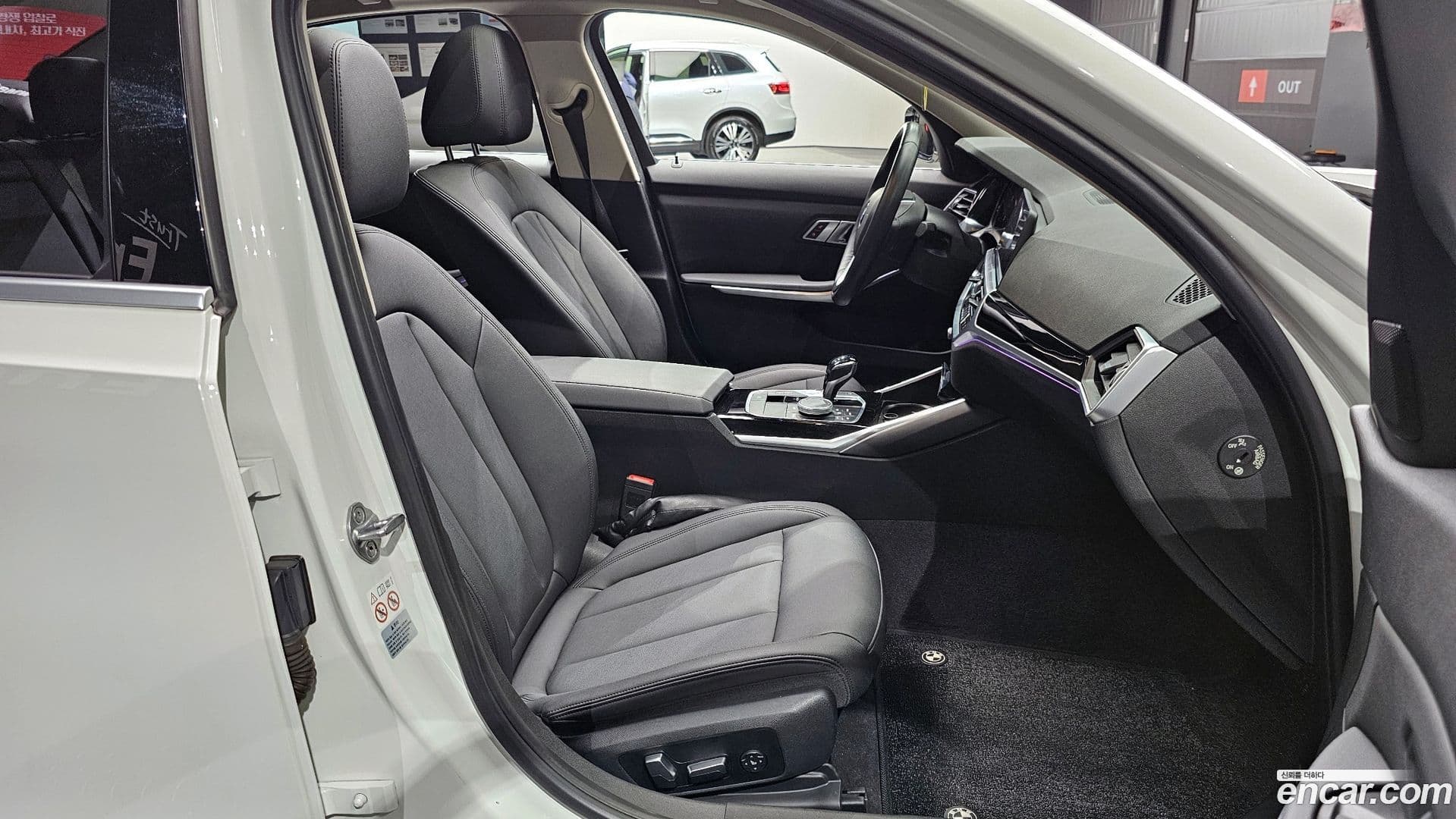 Main__Slider__Photo:3-Series BMW 2019.3-9