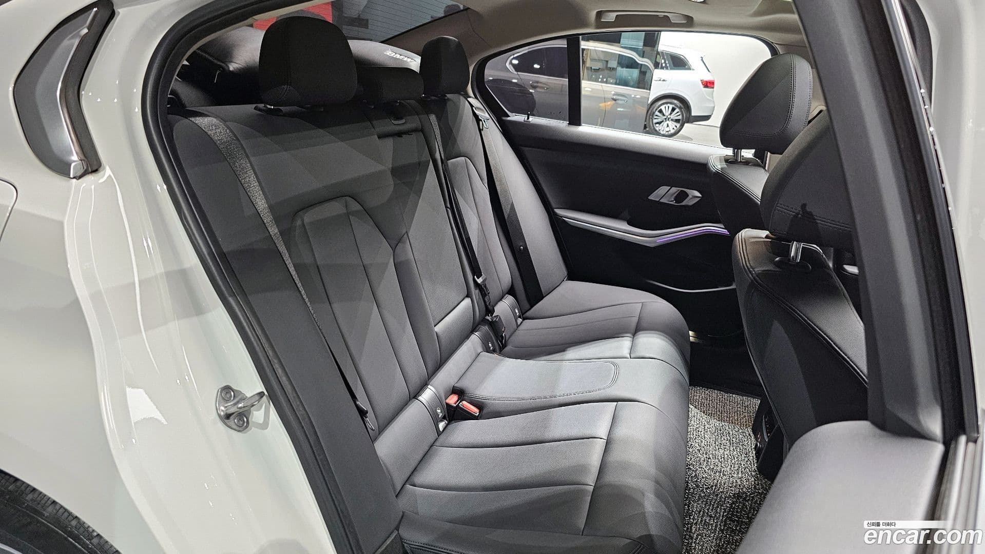 Main__Slider__Photo:3-Series BMW 2019.3-11