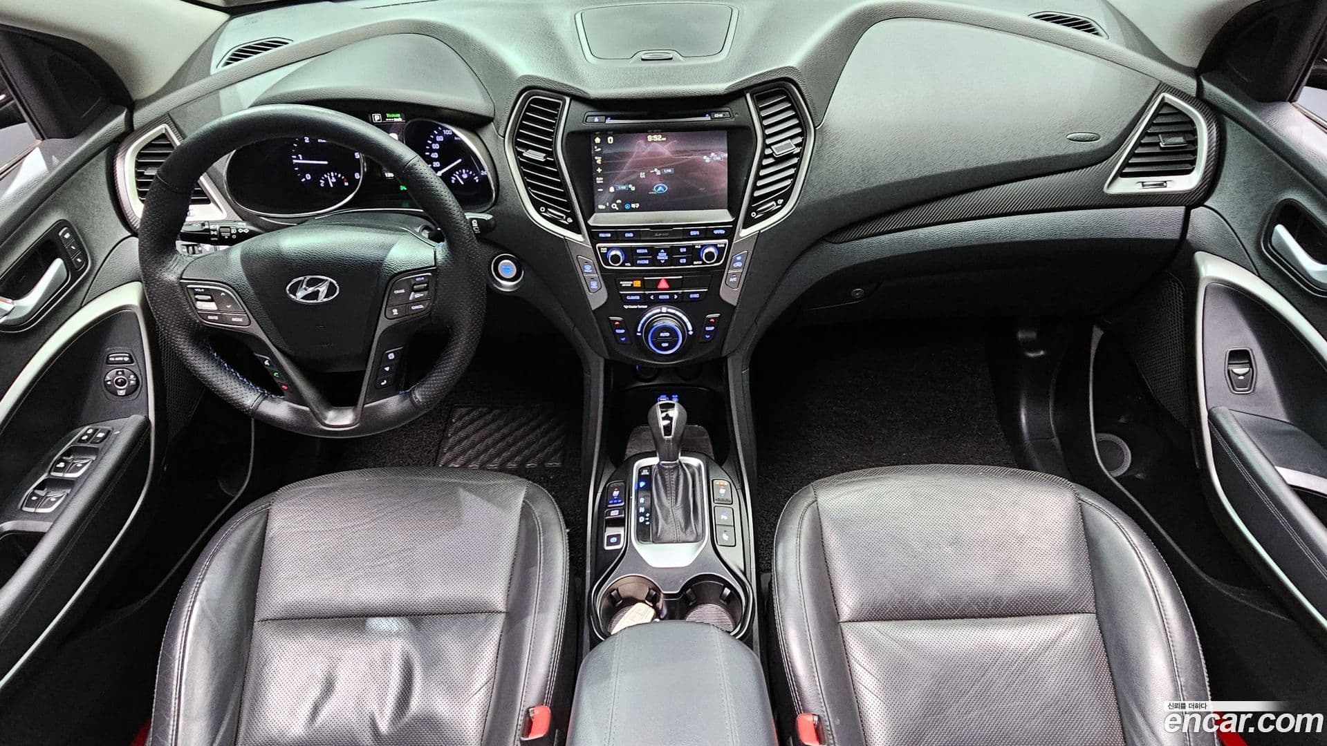 Main__Slider__Photo:Santafe Hyundai 2015.9-6