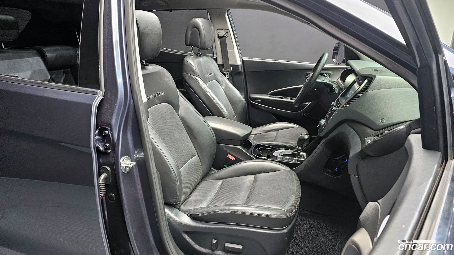 Main__Slider__Photo:Santafe Hyundai 2015.9-9