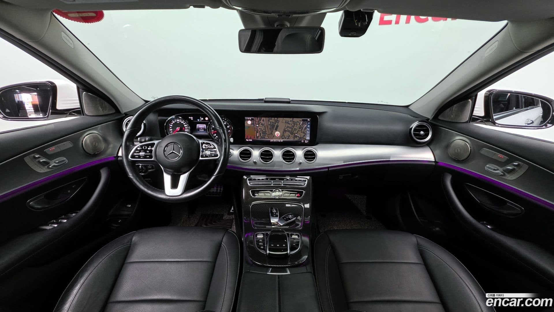 Main__Slider__Photo:E-Class Mercedes-Benz 2019.5-6