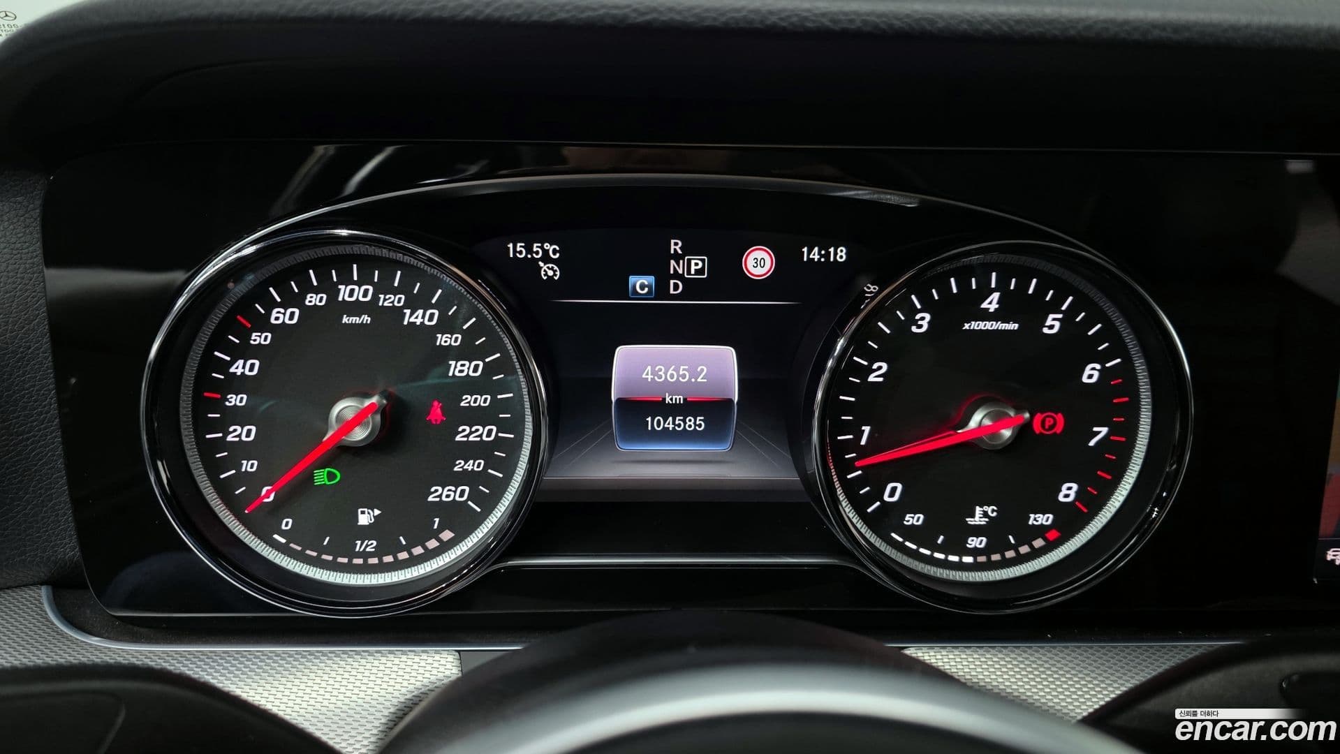 Main__Slider__Photo:E-Class Mercedes-Benz 2019.5-7