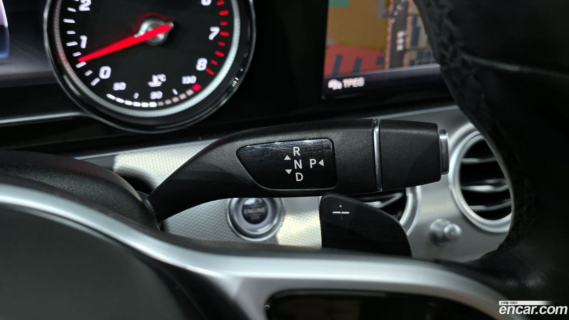 Main__Slider__Photo:E-Class Mercedes-Benz 2019.5-8