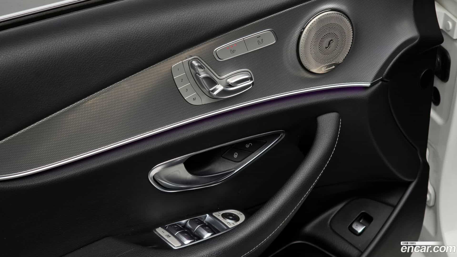 E-Class Mercedes-Benz 2019.5-OPTION-021