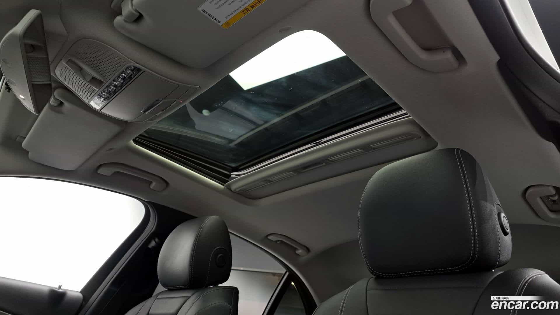 E-Class Mercedes-Benz 2019.5-OPTION-024