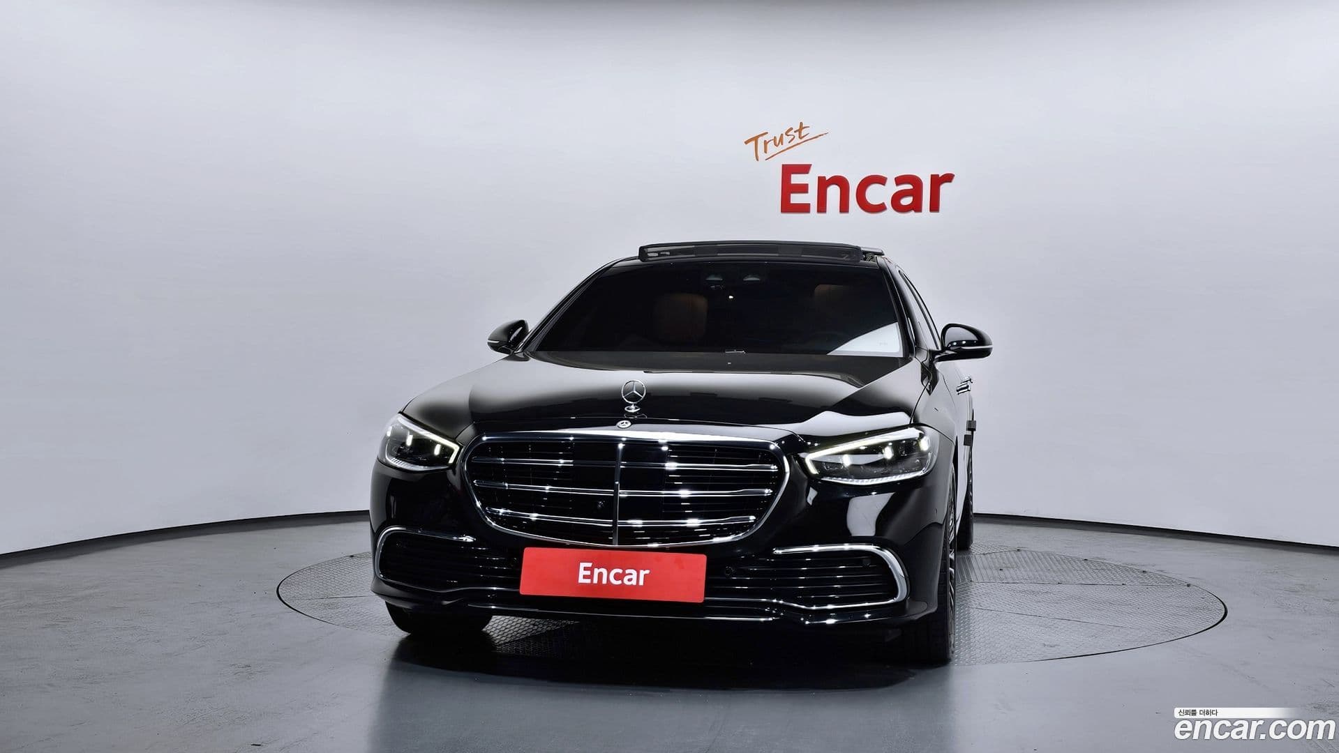 Main__Slider__Photo:S-Class Mercedes-Benz 2022.2-2