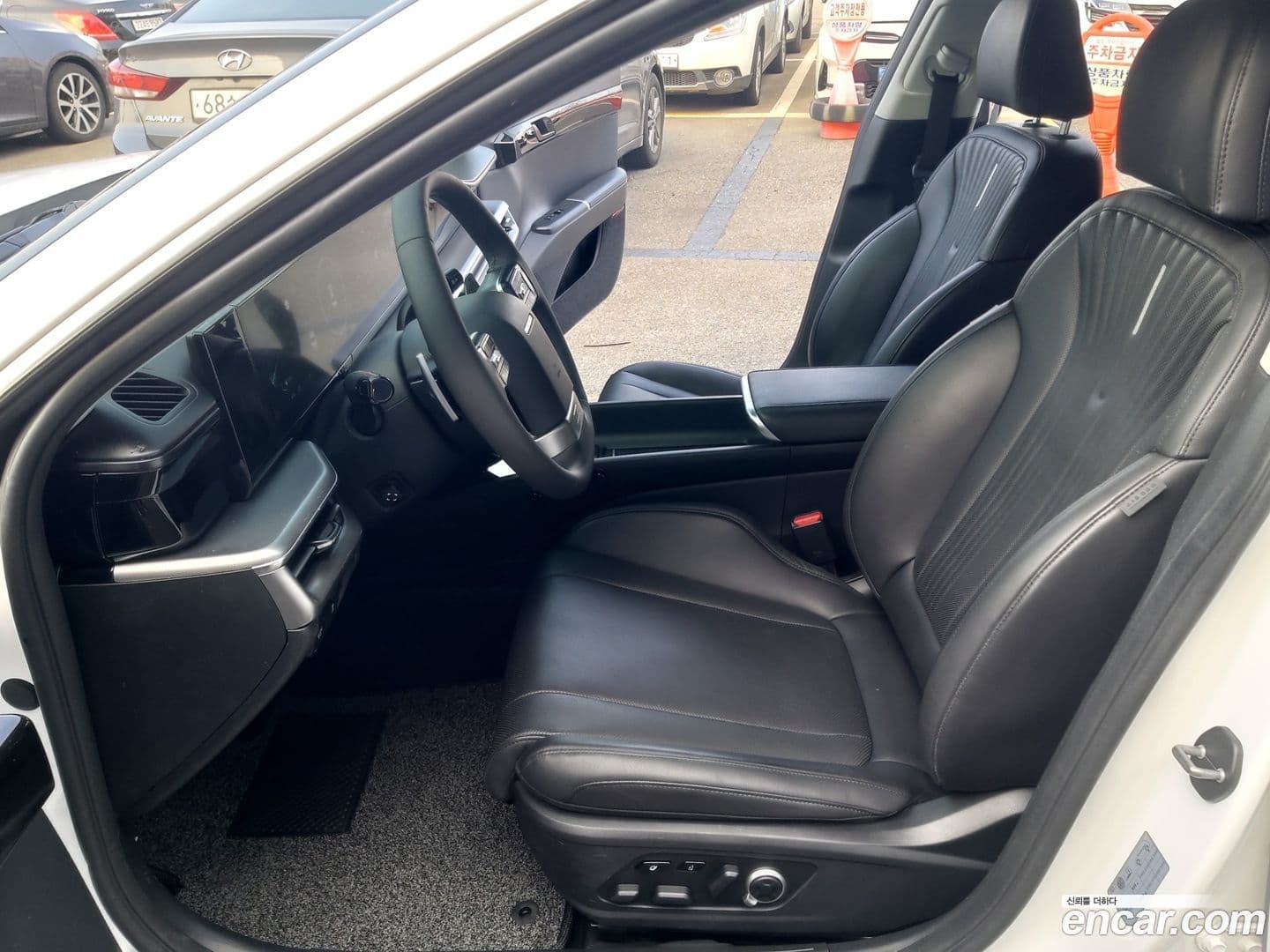 Main__Slider__Photo:Grandeur Hyundai 2025.5-12