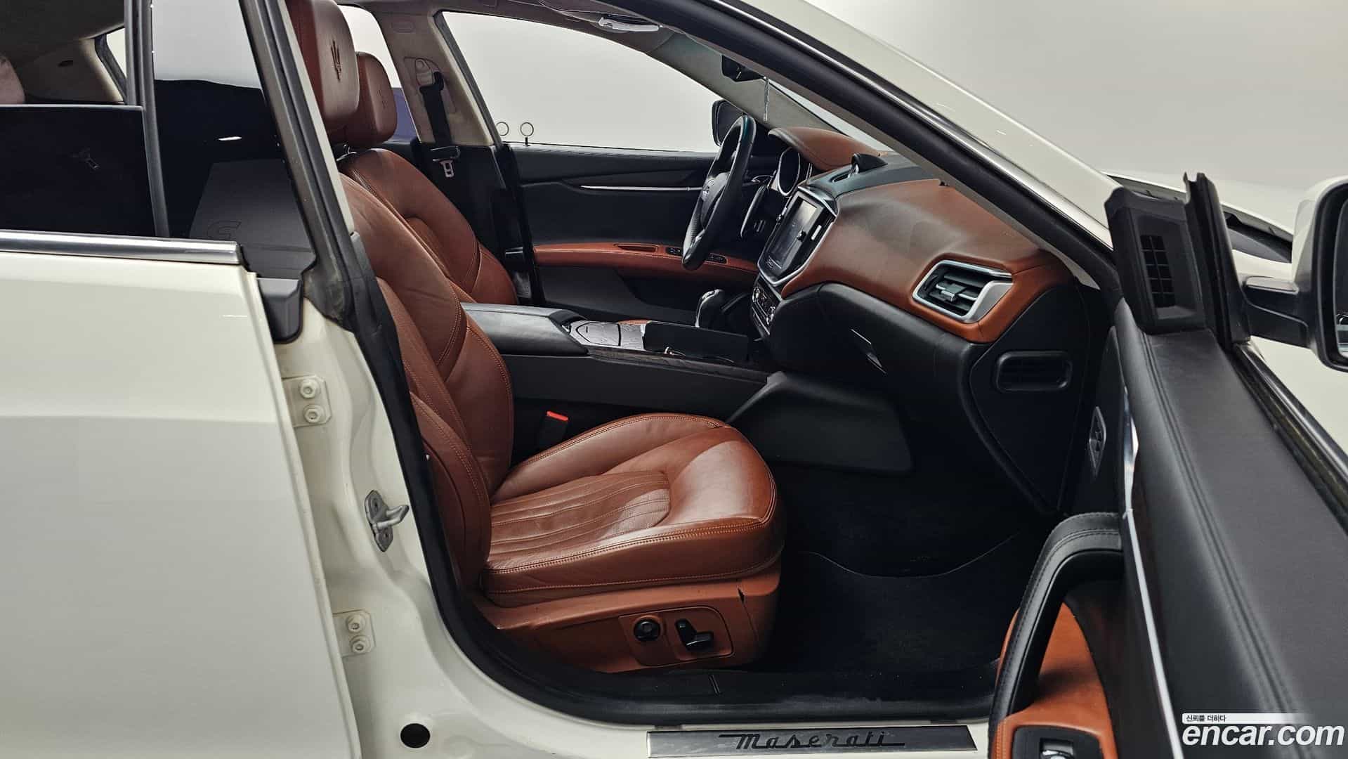 Ghibli Maserati 2014.2-OPTION-015